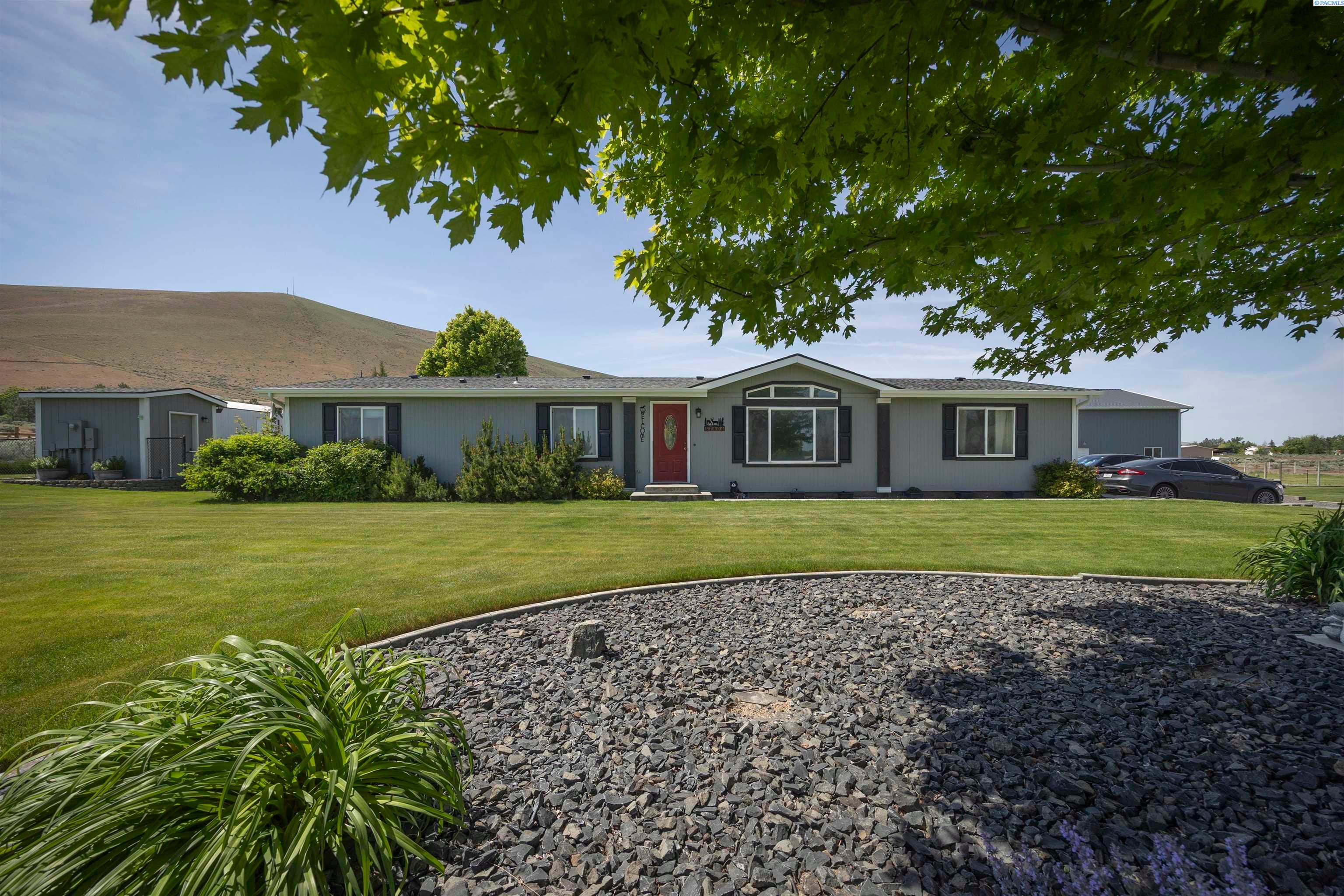 Benton City, Washington, 99320, United States, 3 Bedrooms Bedrooms, ,2 BathroomsBathrooms,Residential,For Sale,1983033