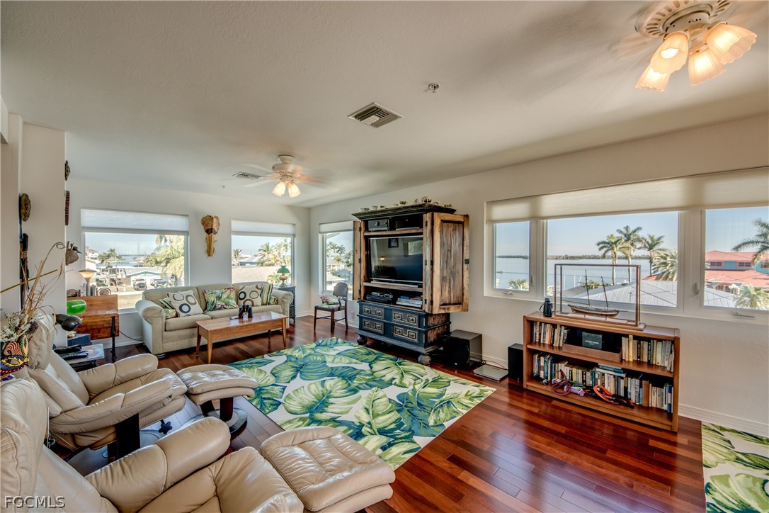 Matlacha, Florida, 33993, United States, 4 Bedrooms Bedrooms, ,3 BathroomsBathrooms,Residential,For Sale,2021819