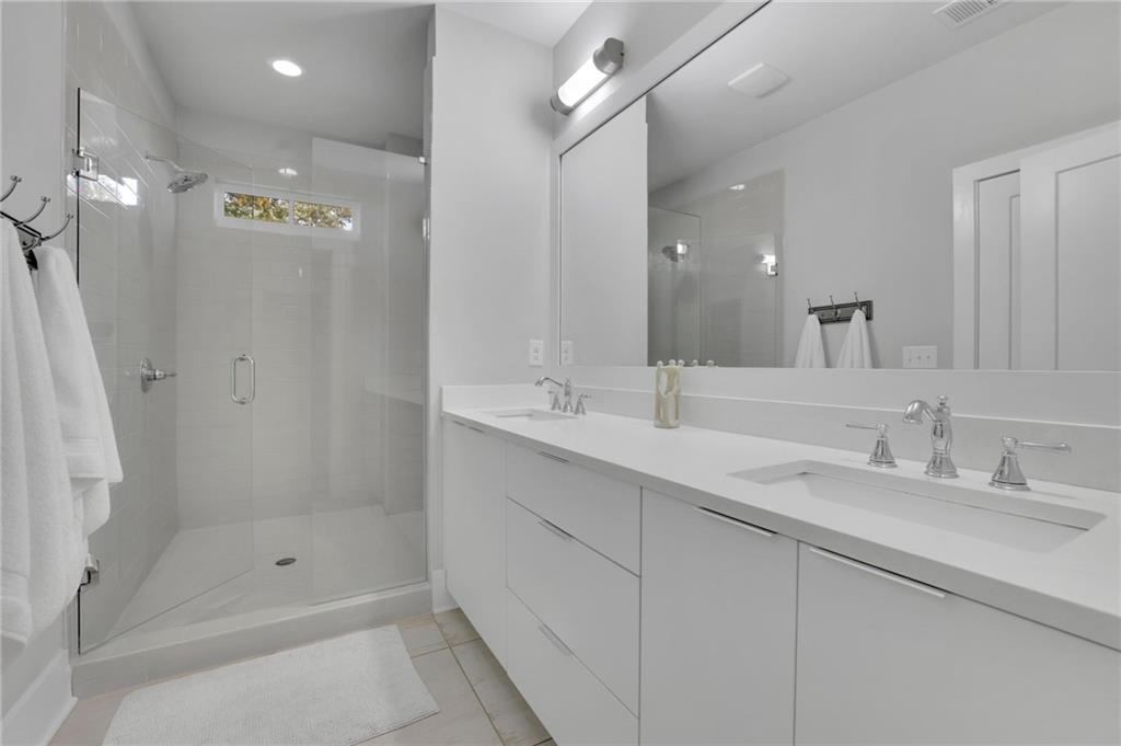 Atlanta, Georgia, 30316, United States, 2 Bedrooms Bedrooms, ,4 BathroomsBathrooms,Residential,For Sale,2007834