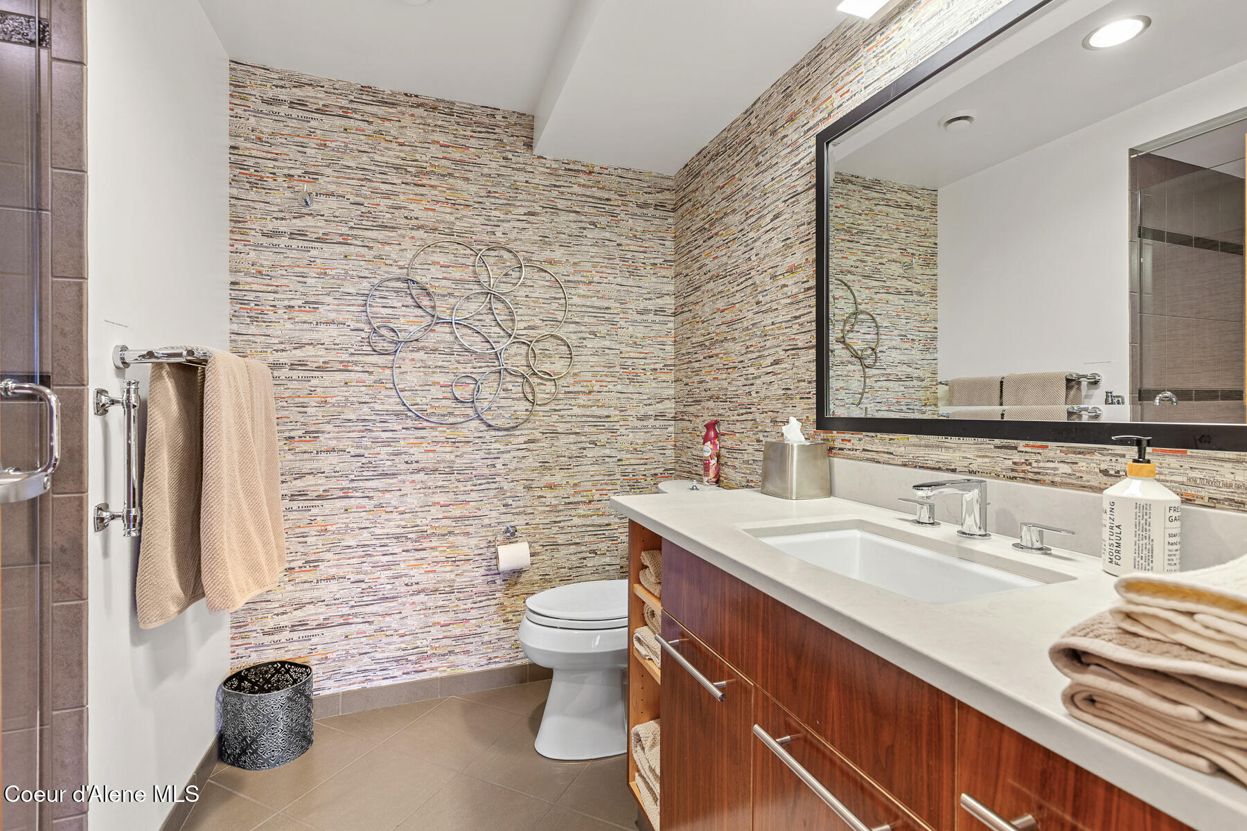 Coeur d'Alene, Idaho, 83814, United States, 2 Bedrooms Bedrooms, ,2 BathroomsBathrooms,Residential,For Sale,2007822