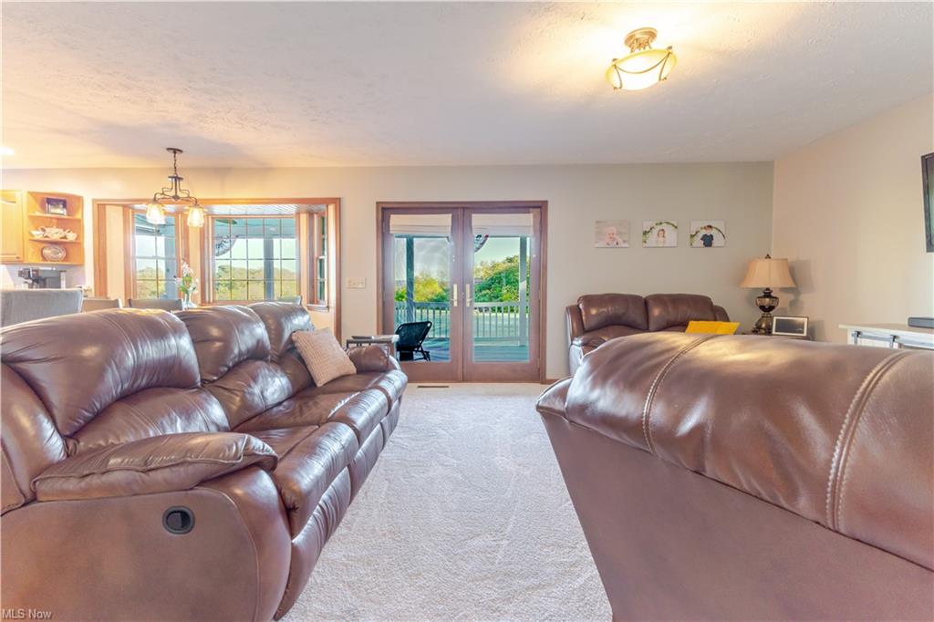 Chester, West Virginia, 26034, United States, 3 Bedrooms Bedrooms, ,3 BathroomsBathrooms,Residential,For Sale,1975770