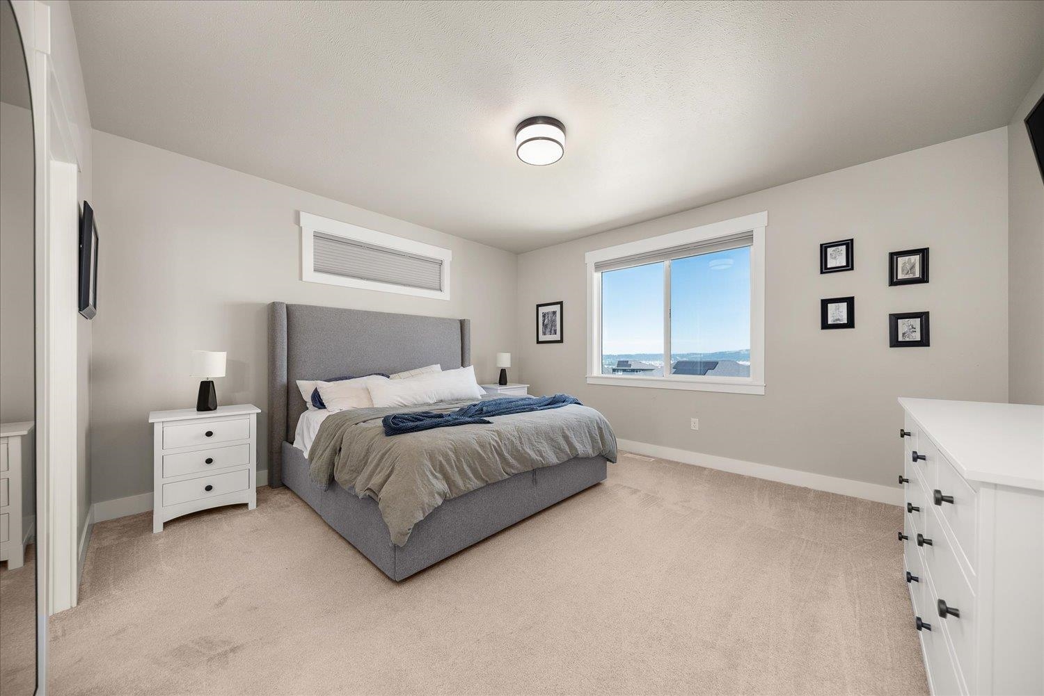 Greenacres, Washington, 99016, United States, 5 Bedrooms Bedrooms, ,3 BathroomsBathrooms,Residential,For Sale,1848364