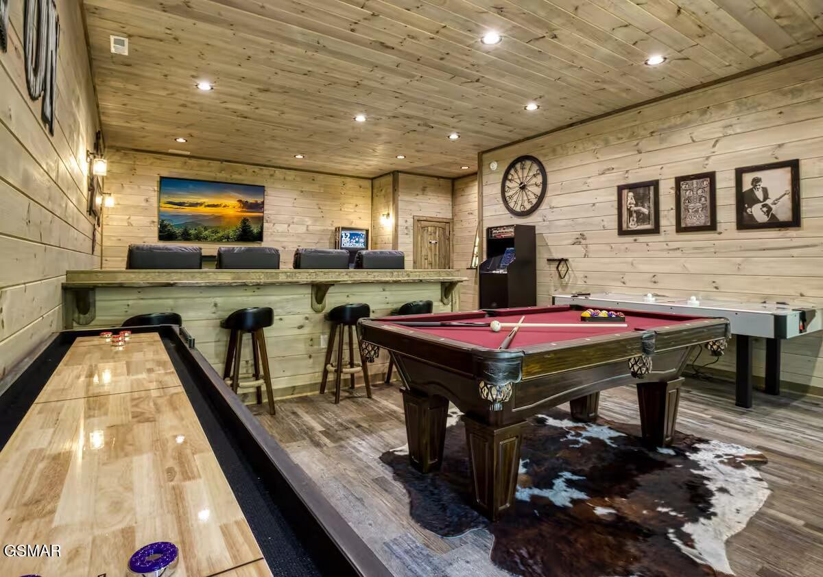 Sevierville, Tennessee, 37862, United States, 5 Bedrooms Bedrooms, ,5 BathroomsBathrooms,Residential,For Sale,2008857