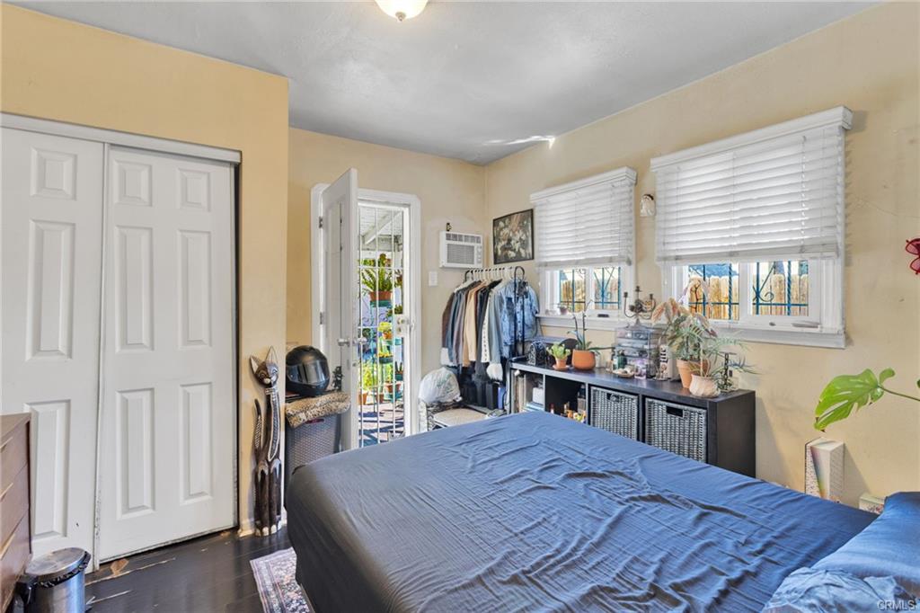 Los Angeles, California, 90003, United States, 4 Bedrooms Bedrooms, ,1 BathroomBathrooms,Residential,For Sale,1992403