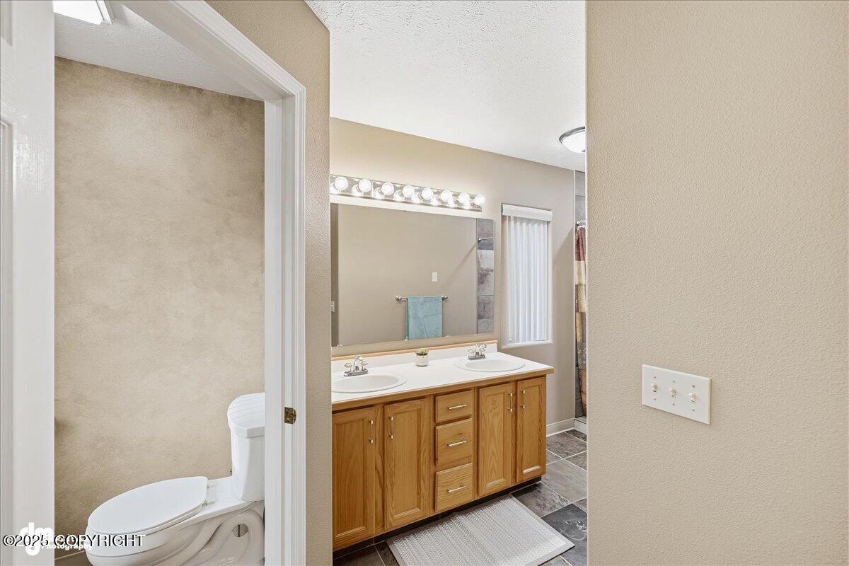 Kenai, Alaska, 99611, United States, 4 Bedrooms Bedrooms, ,2 BathroomsBathrooms,Residential,For Sale,1985692