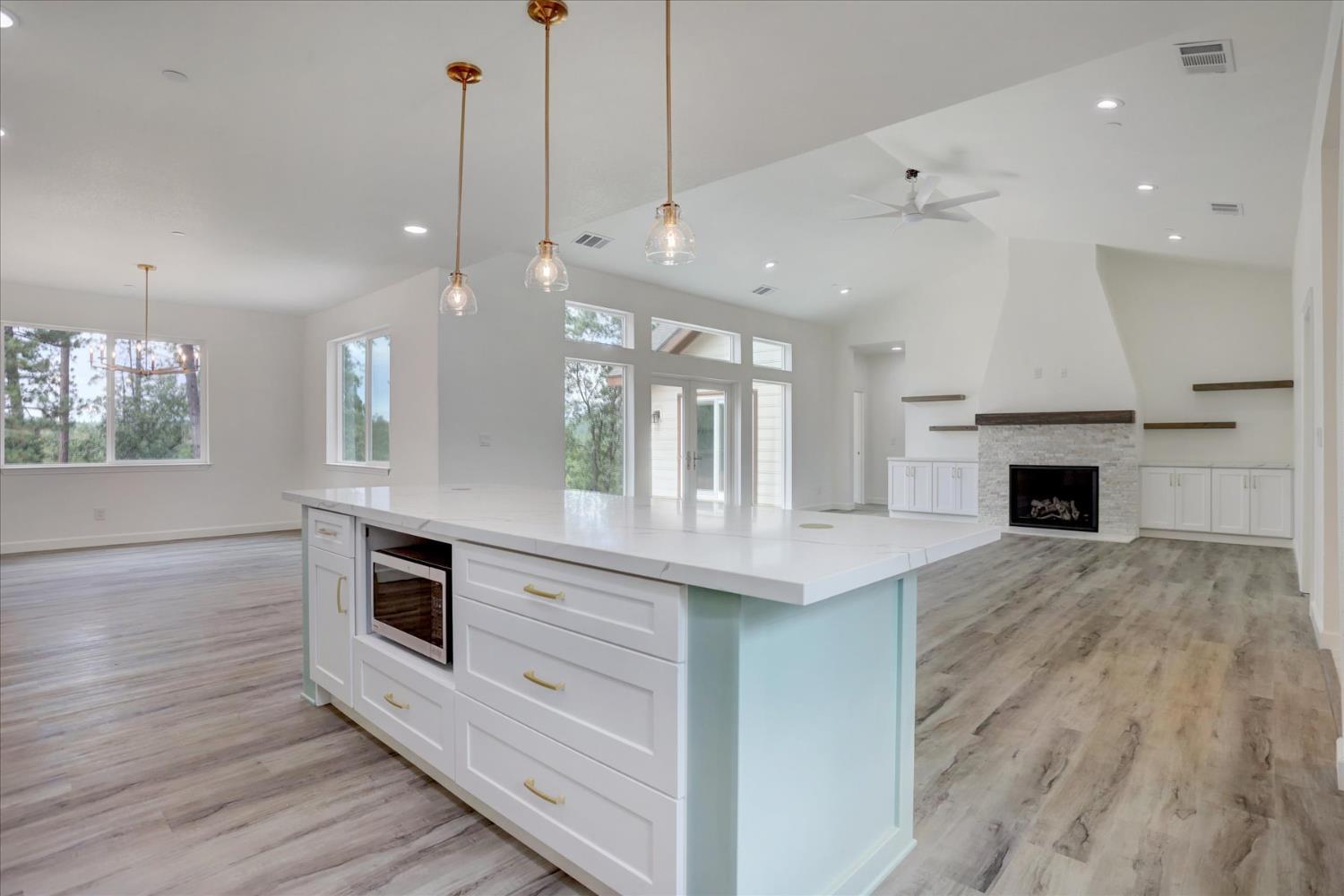 Grass Valley, California, 95949, United States, 4 Bedrooms Bedrooms, ,3 BathroomsBathrooms,Residential,For Sale,1905490