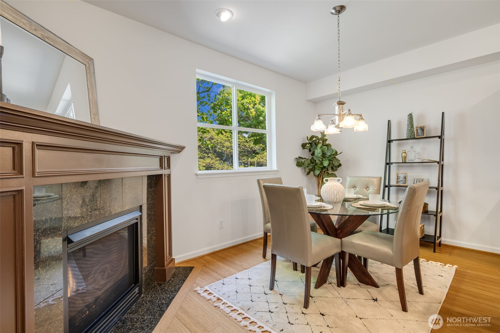 Seattle, Washington, 98108, United States, 3 Bedrooms Bedrooms, ,2 BathroomsBathrooms,Residential,For Sale,1862299