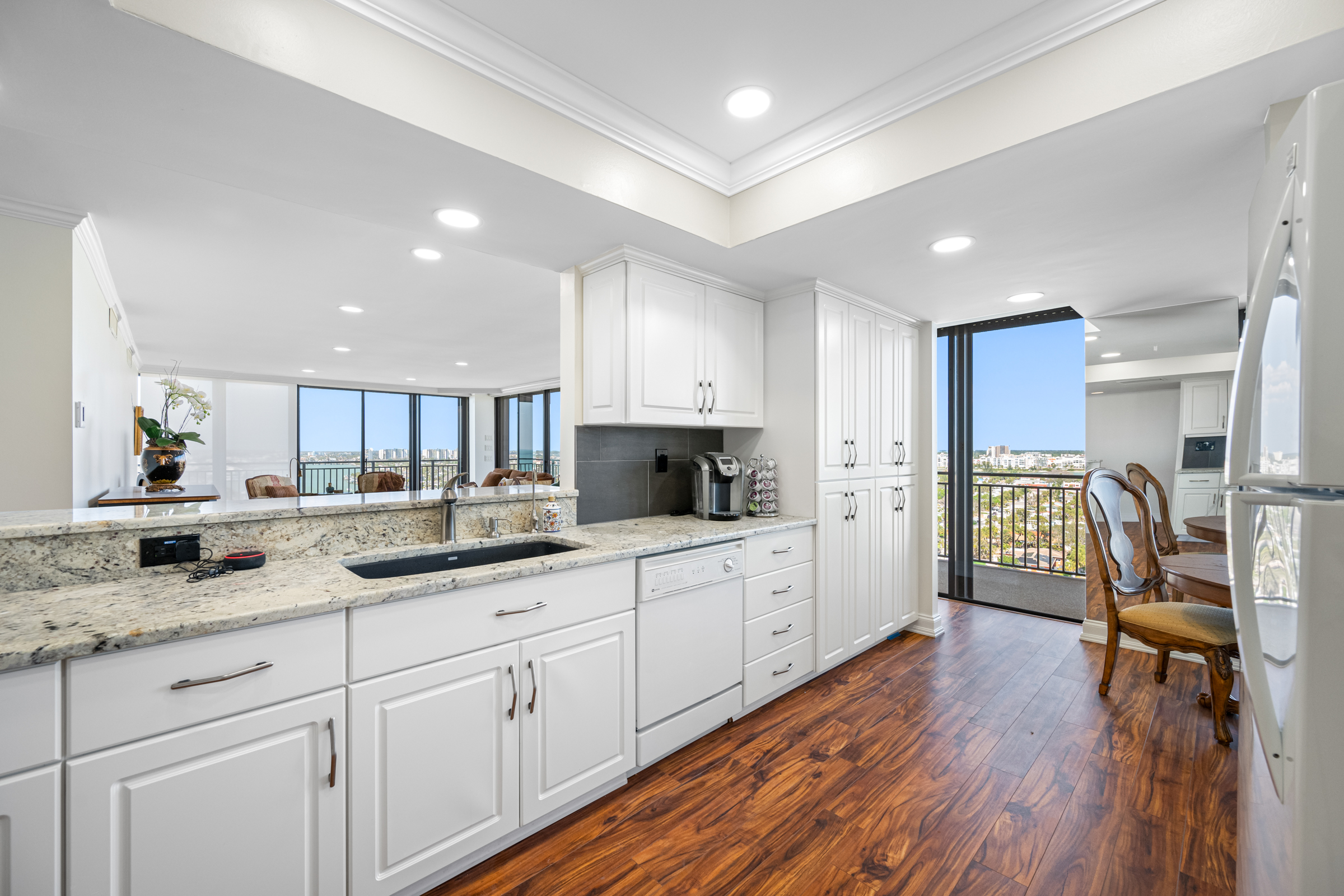 Treasure Island, Florida, 33706, United States, 2 Bedrooms Bedrooms, ,2 BathroomsBathrooms,Residential,For Sale,1998023