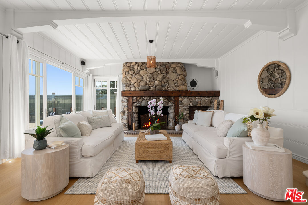 Malibu, California, 90265, United States, 5 Bedrooms Bedrooms, ,2 BathroomsBathrooms,Residential,For Sale,1752333