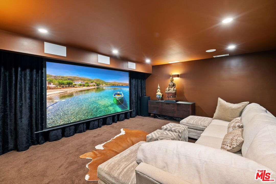 Los Angeles, California, 90046, United States, 5 Bedrooms Bedrooms, ,6 BathroomsBathrooms,Residential,For Sale,2000660