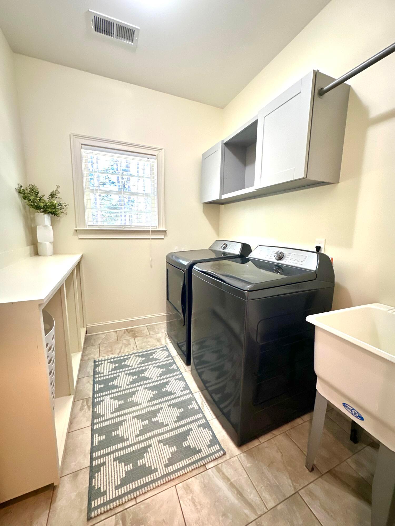 Mooreville, Mississippi, 38857, United States, 4 Bedrooms Bedrooms, ,3 BathroomsBathrooms,Residential,For Sale,1970025