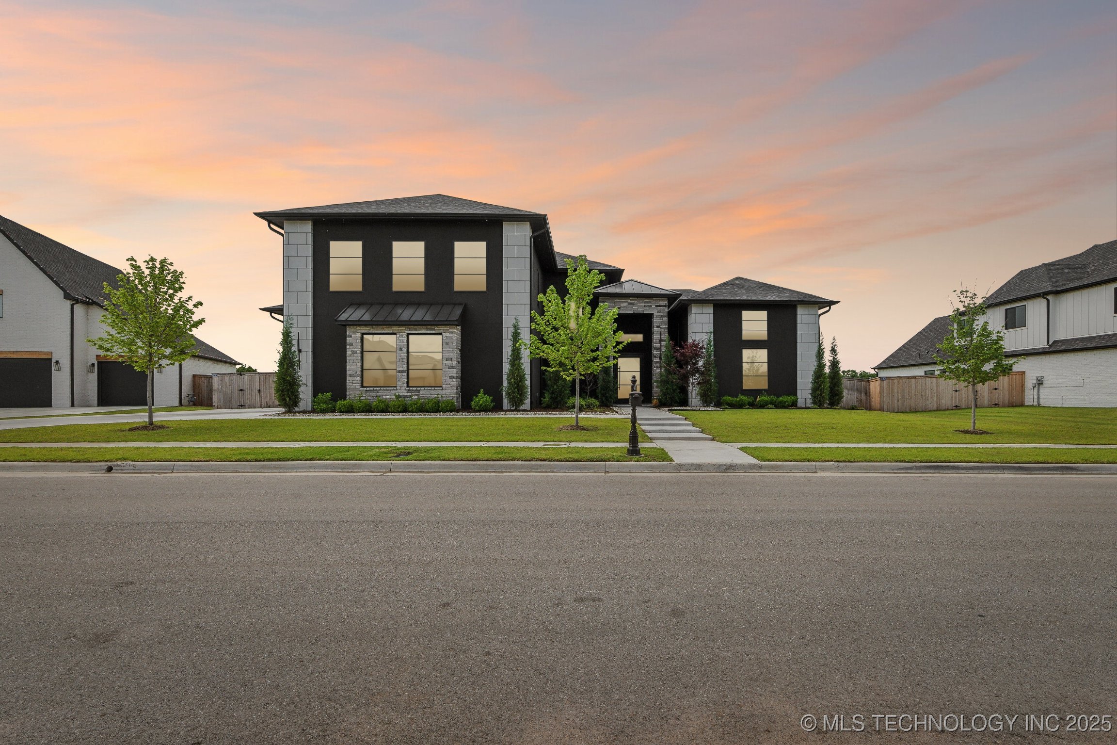 Bixby, Oklahoma, 74008, United States, 5 Bedrooms Bedrooms, ,5 BathroomsBathrooms,Residential,For Sale,1838867
