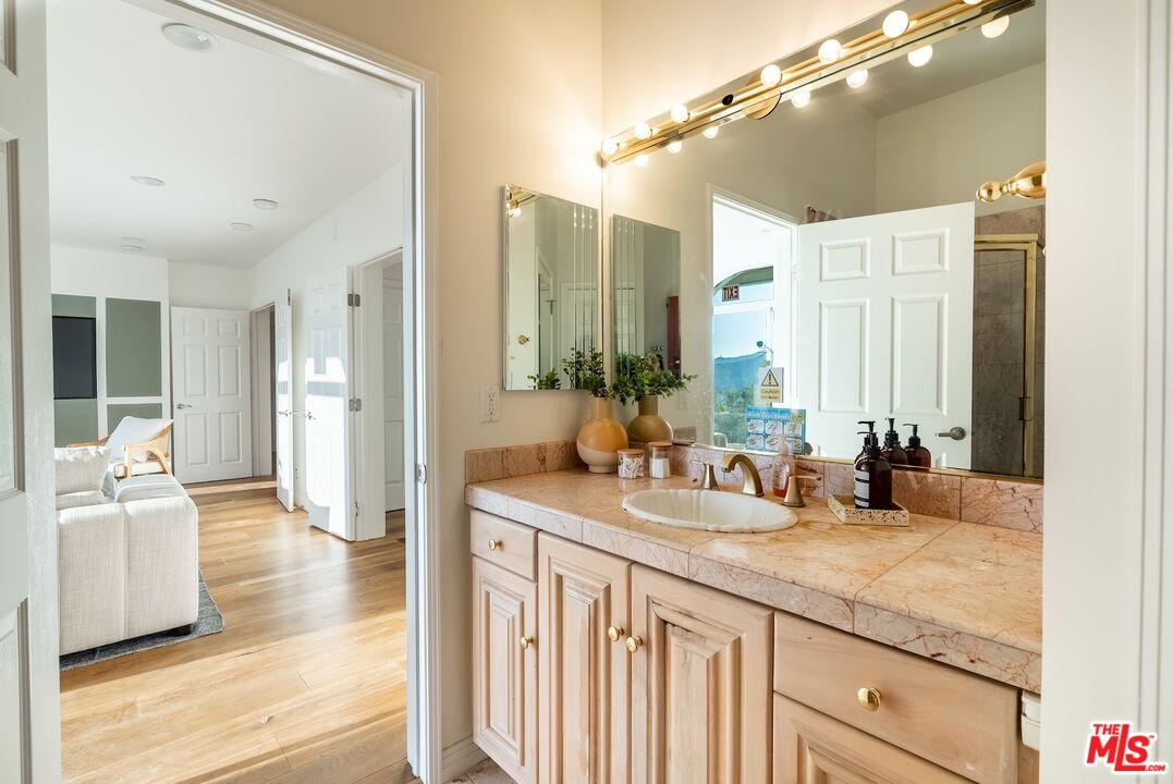 Topanga, California, 90290, United States, 4 Bedrooms Bedrooms, ,4 BathroomsBathrooms,Residential,For Sale,1902057