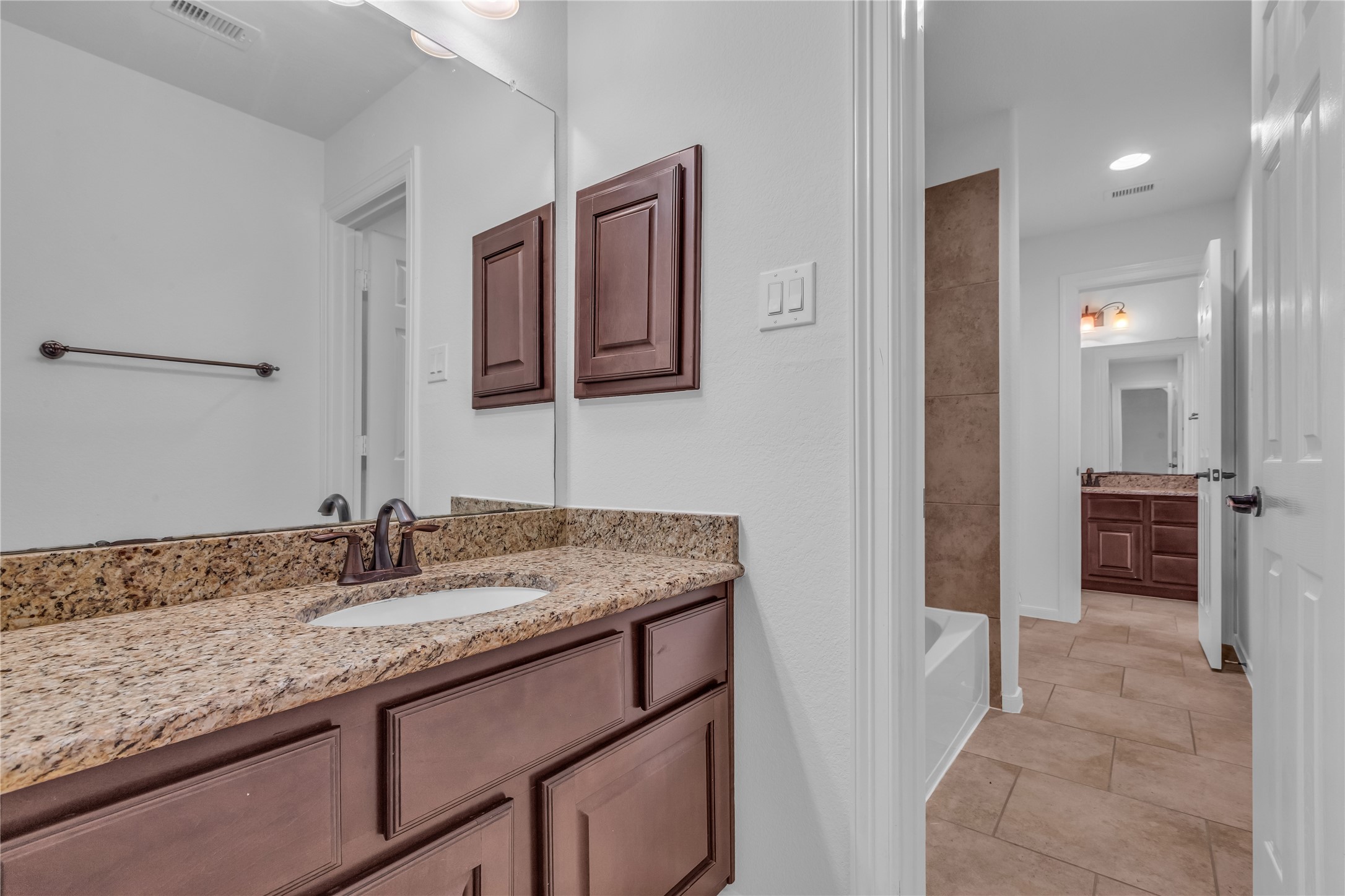 Houston, Texas, 77044, United States, 5 Bedrooms Bedrooms, ,4 BathroomsBathrooms,Residential,For Sale,1927228