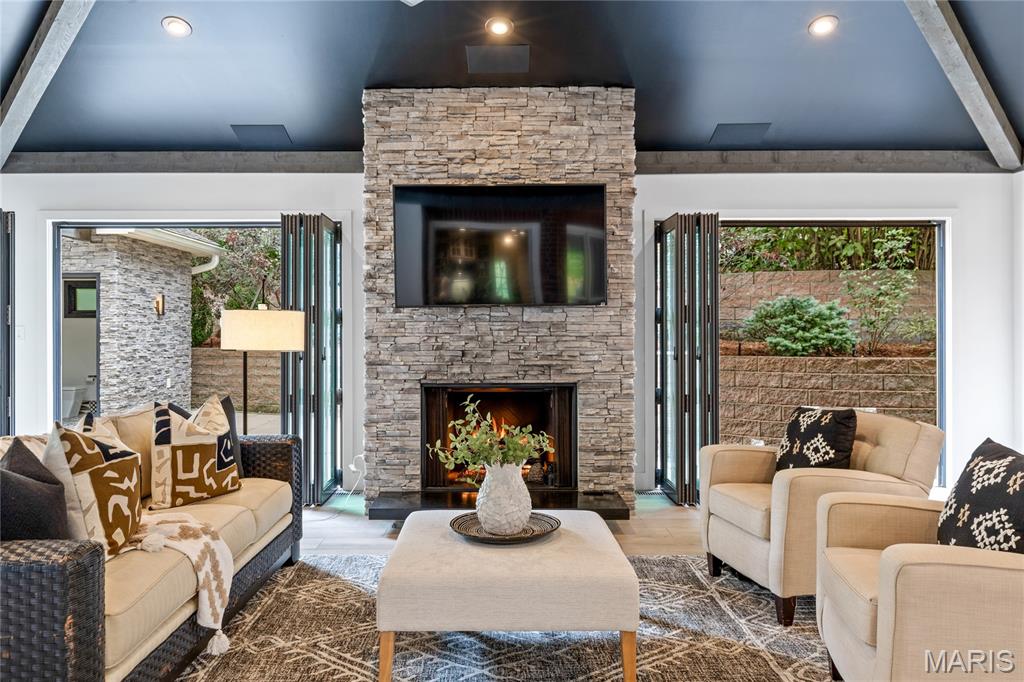 Town and Country, Missouri, 63141, United States, 5 Bedrooms Bedrooms, ,7 BathroomsBathrooms,Residential,For Sale,1966685