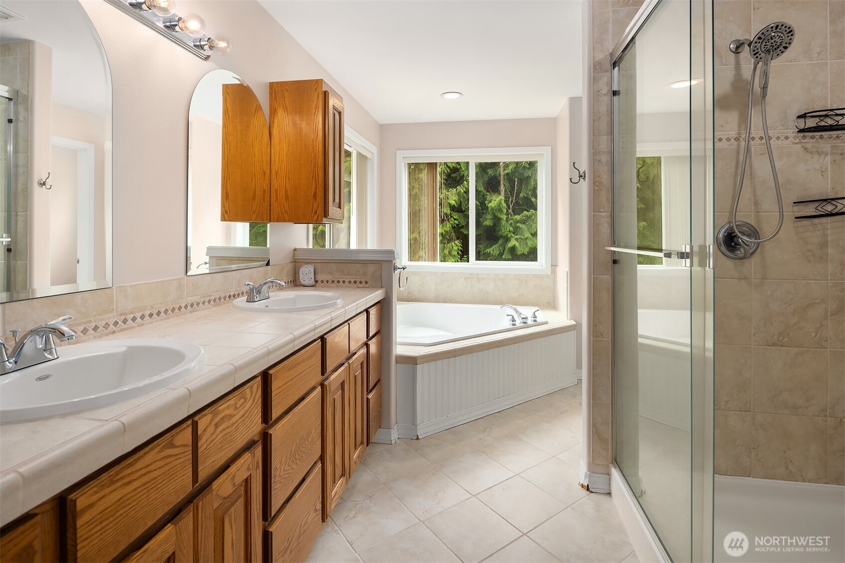 Lake Stevens, Washington, 98258, United States, 4 Bedrooms Bedrooms, ,2 BathroomsBathrooms,Residential,For Sale,1901328
