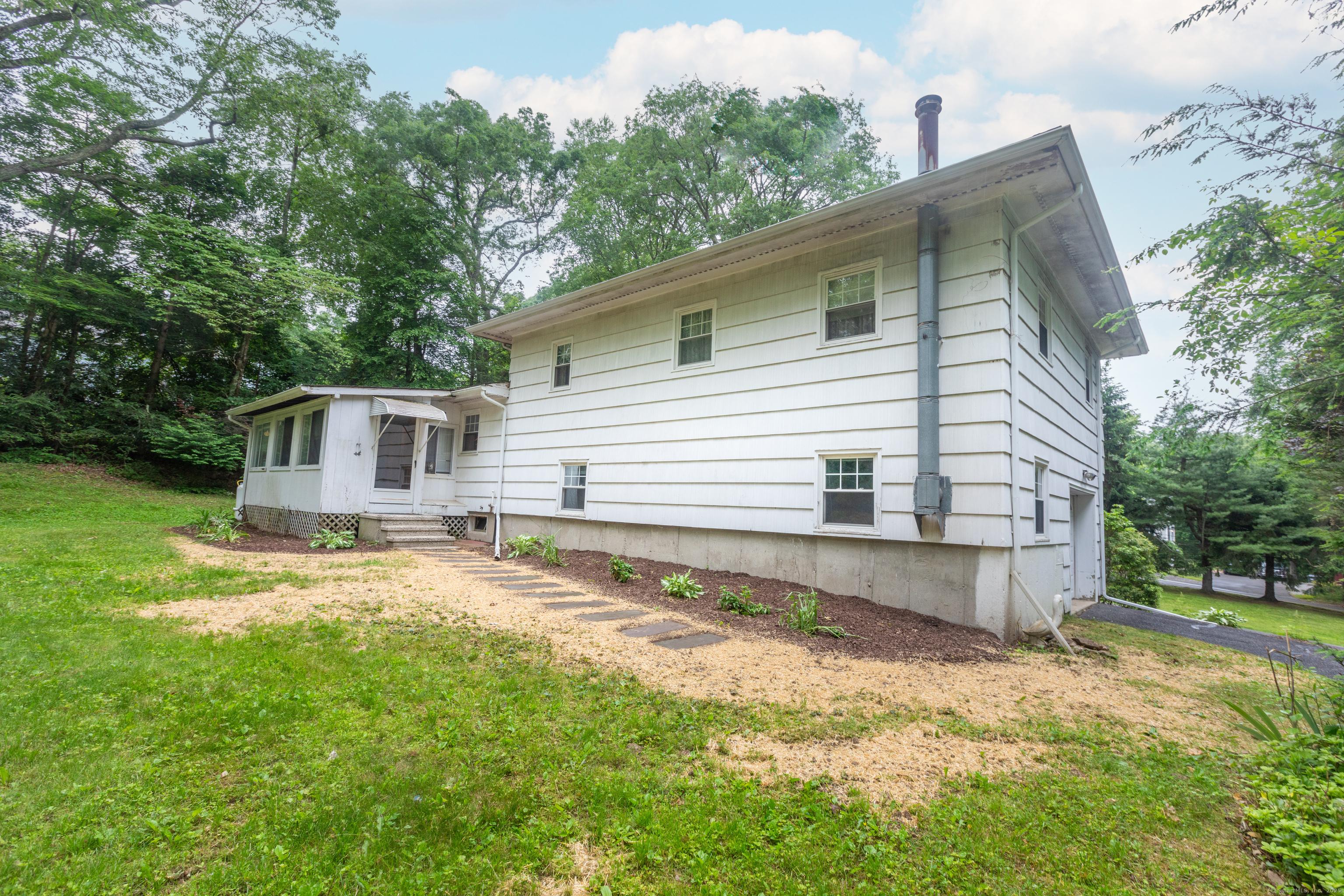 Oxford, Connecticut, 06478, United States, 3 Bedrooms Bedrooms, ,2 BathroomsBathrooms,Residential,For Sale,1915972