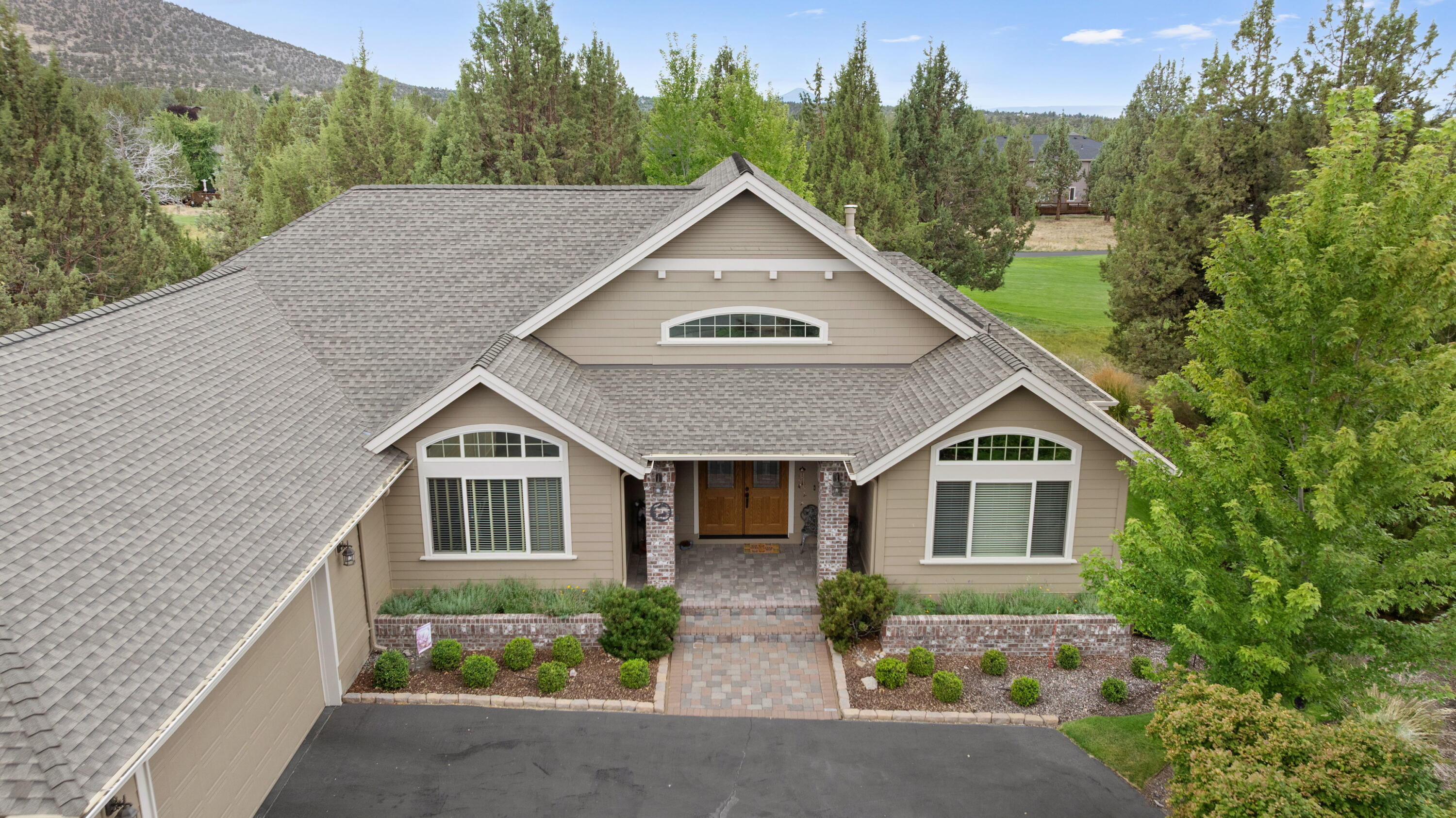 Redmond, Oregon, 97756, United States, 3 Bedrooms Bedrooms, ,3 BathroomsBathrooms,Residential,For Sale,1919613