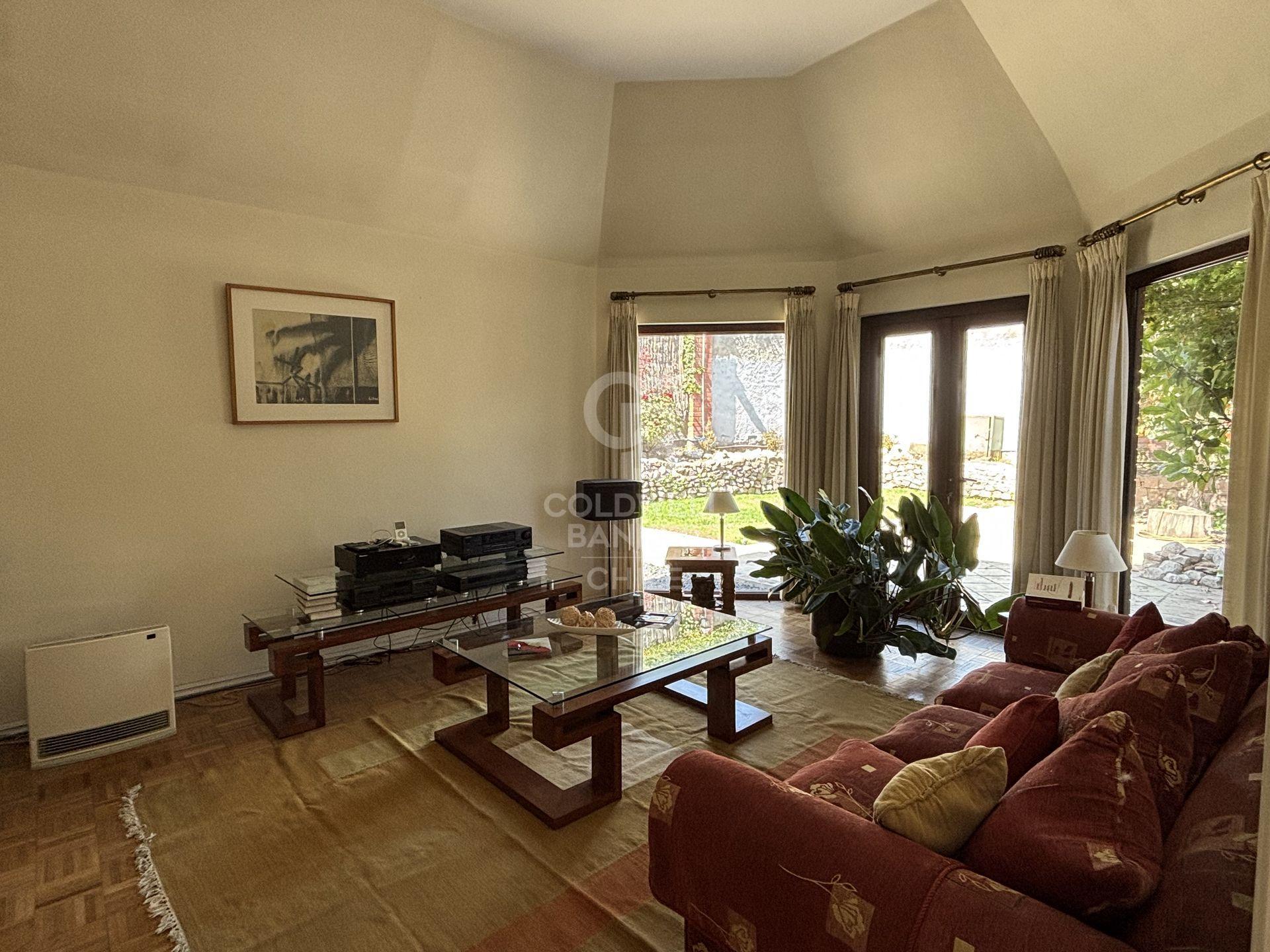 La Reina, Chile, 5 Bedrooms Bedrooms, ,5 BathroomsBathrooms,Residential,For Sale,1779147