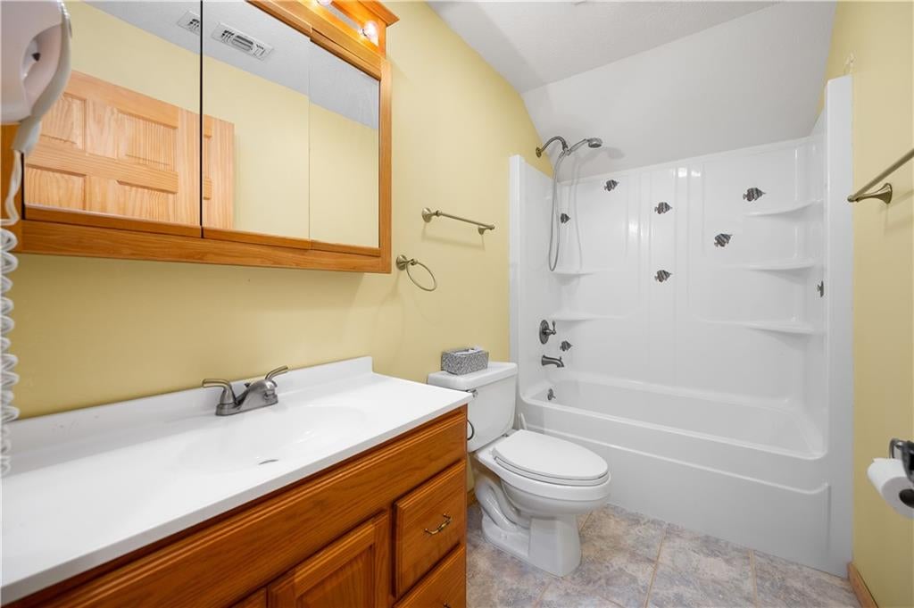 Natchez, Louisiana, 71456, United States, 4 Bedrooms Bedrooms, ,3 BathroomsBathrooms,Residential,For Sale,1975499