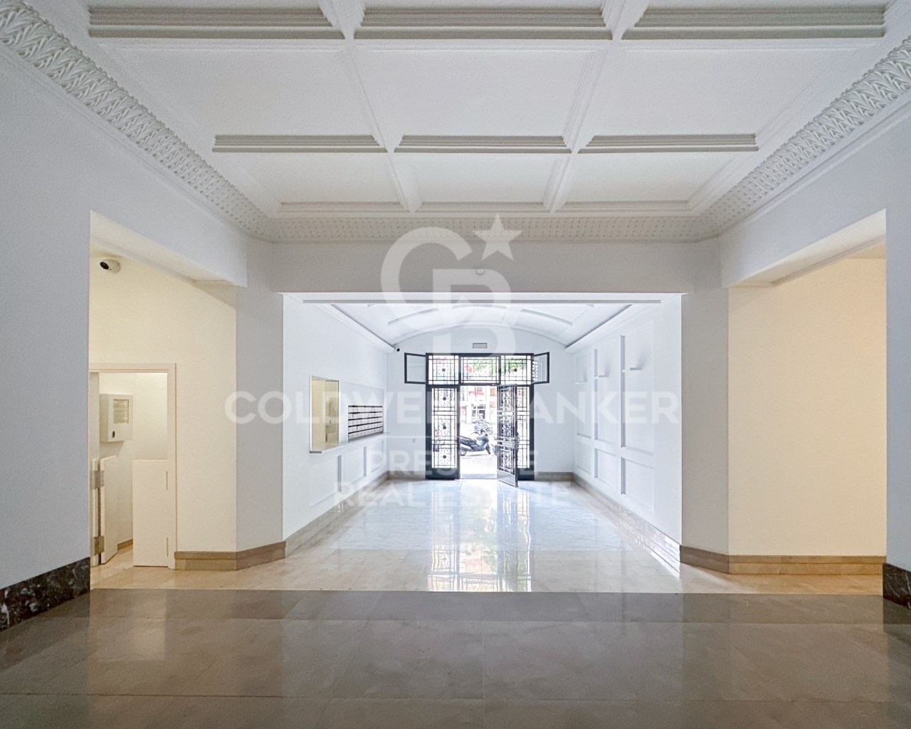 Barcelona, Catalonia, ES, 4 Bedrooms Bedrooms, ,3 BathroomsBathrooms,Residential,For Sale,1526005