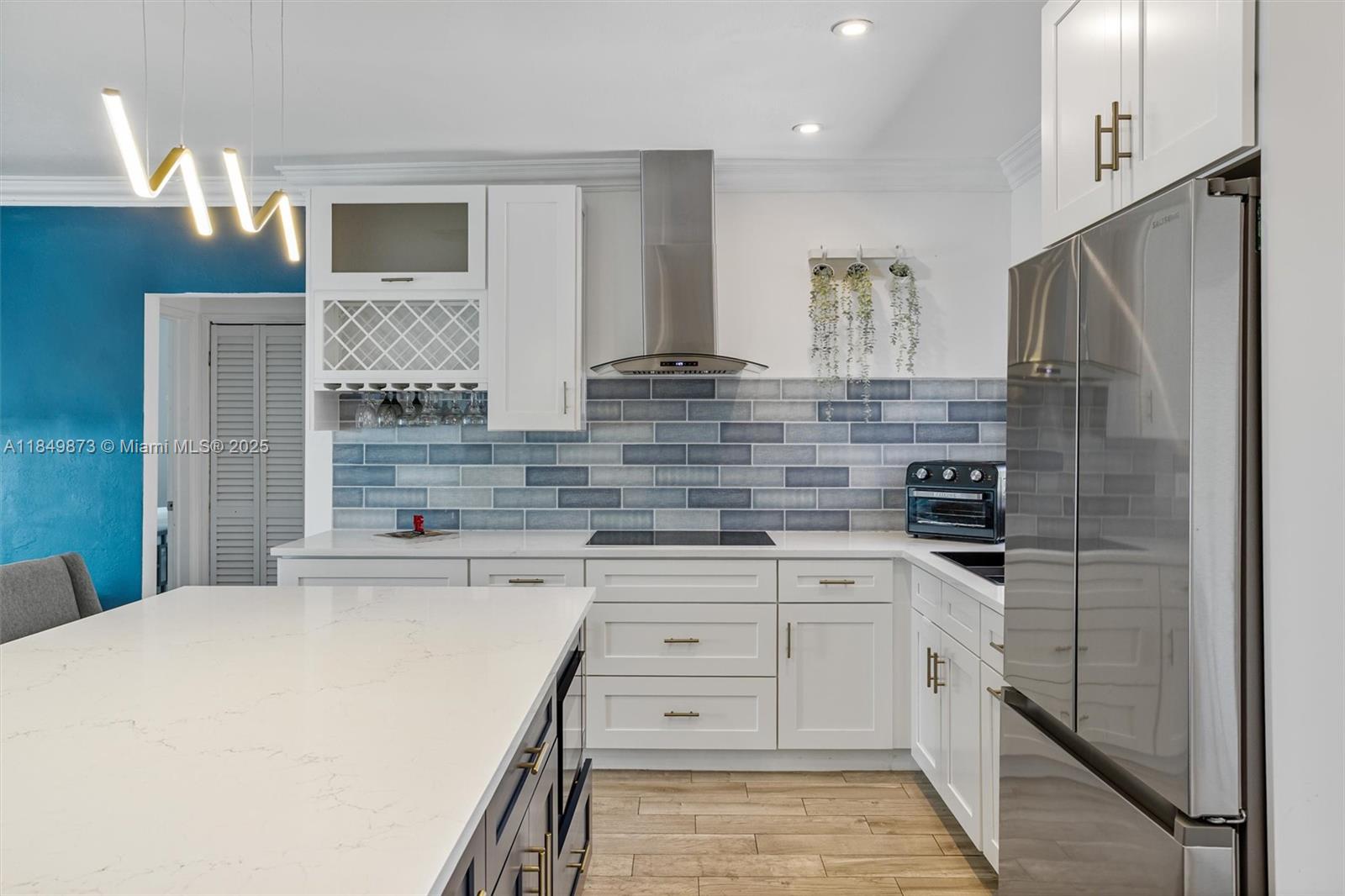 Dania Beach, Florida, 33004, United States, 3 Bedrooms Bedrooms, ,2 BathroomsBathrooms,Residential,For Sale,1947660