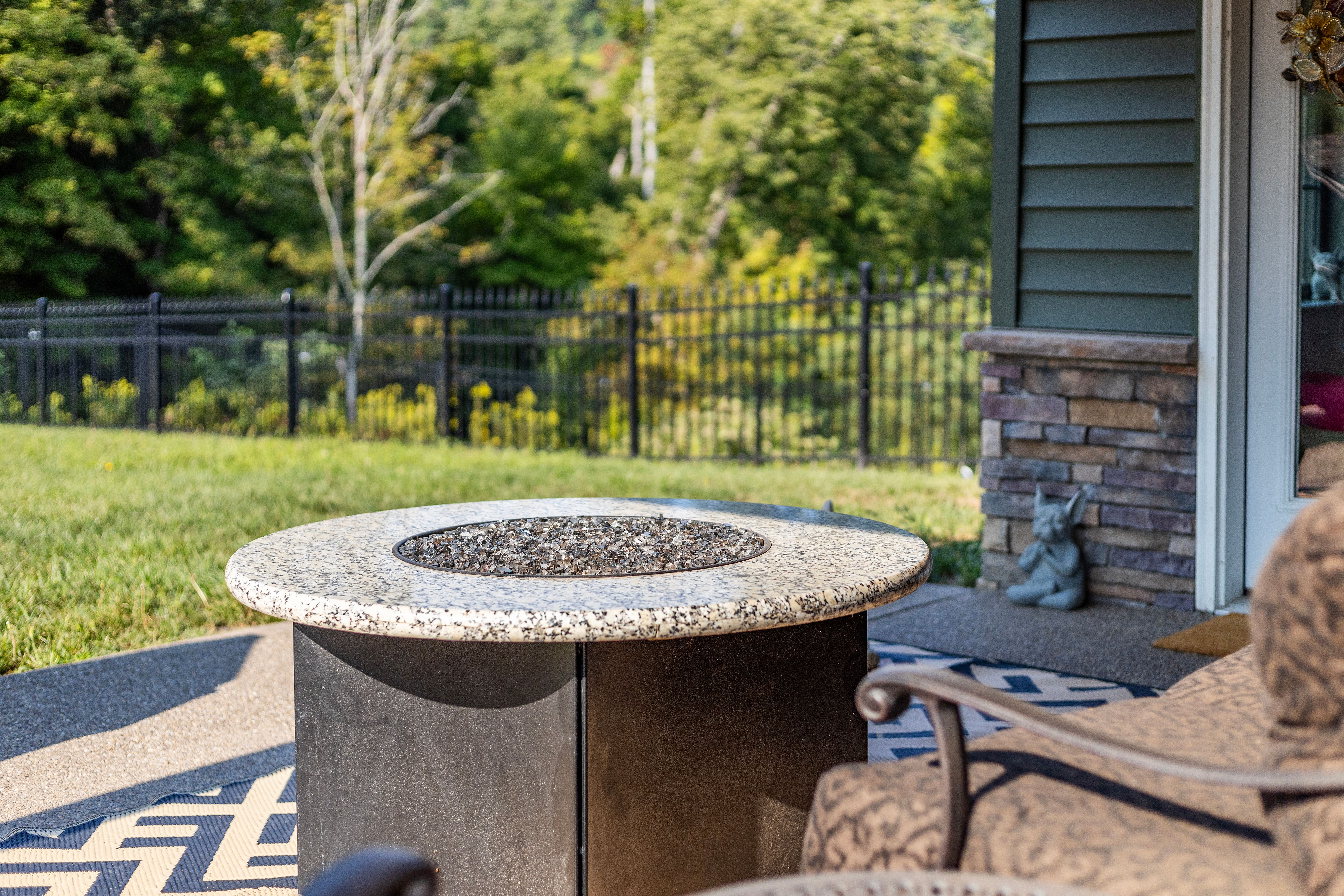  113 Hemingway Lane, Coraopolis, PA 15108 - 物件實景