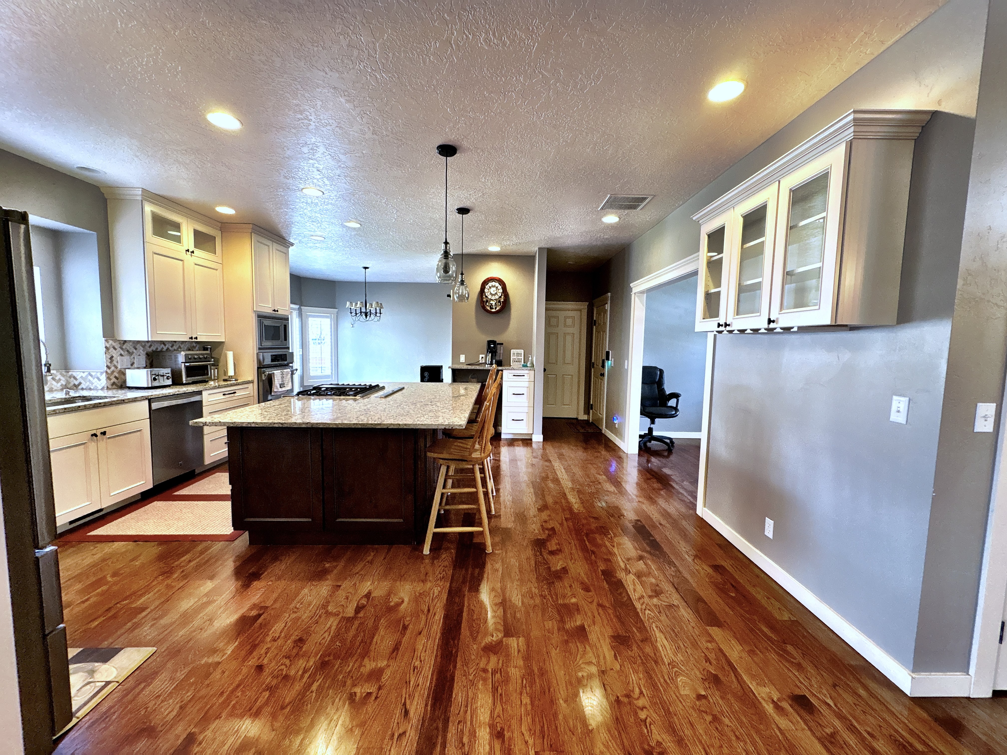 Mountain Home, Idaho, 83647, United States, 4 Bedrooms Bedrooms, ,2 BathroomsBathrooms,Residential,For Sale,1814352