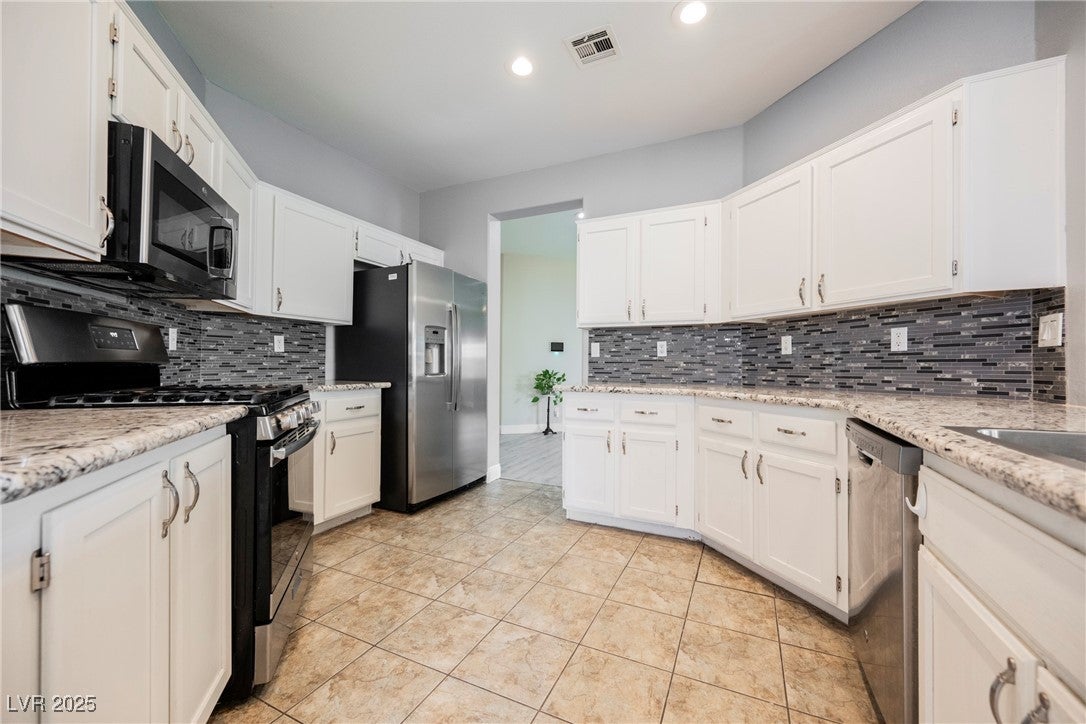 Henderson, Nevada, 89015, United States, 5 Bedrooms Bedrooms, ,2 BathroomsBathrooms,Residential,For Sale,1976773