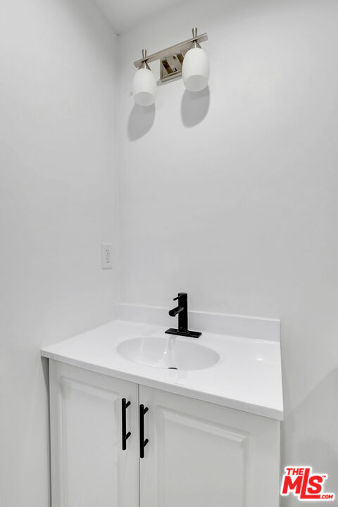 Reseda, California, 91335, United States, 10 Bedrooms Bedrooms, ,Residential,For Sale,1906500