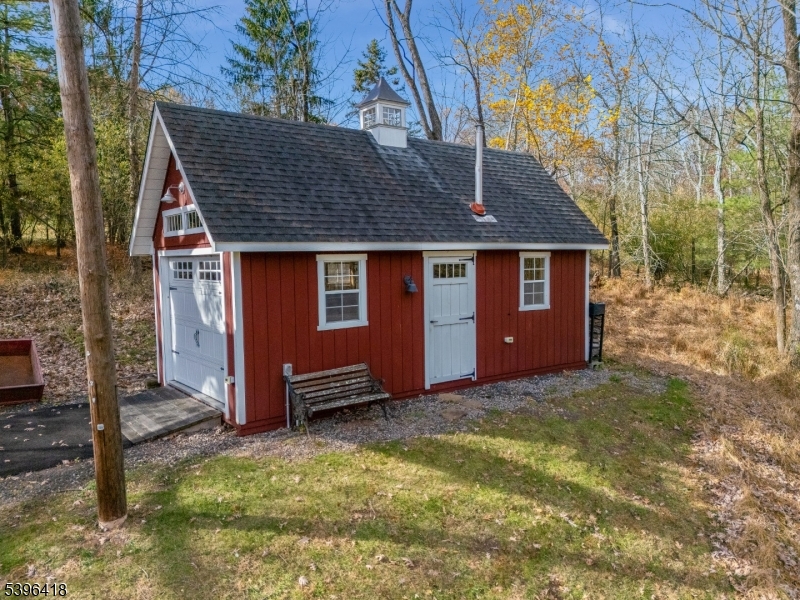 Raritan Twp., New Jersey, 08822, United States, 3 Bedrooms Bedrooms, ,2 BathroomsBathrooms,Residential,For Sale,1991179