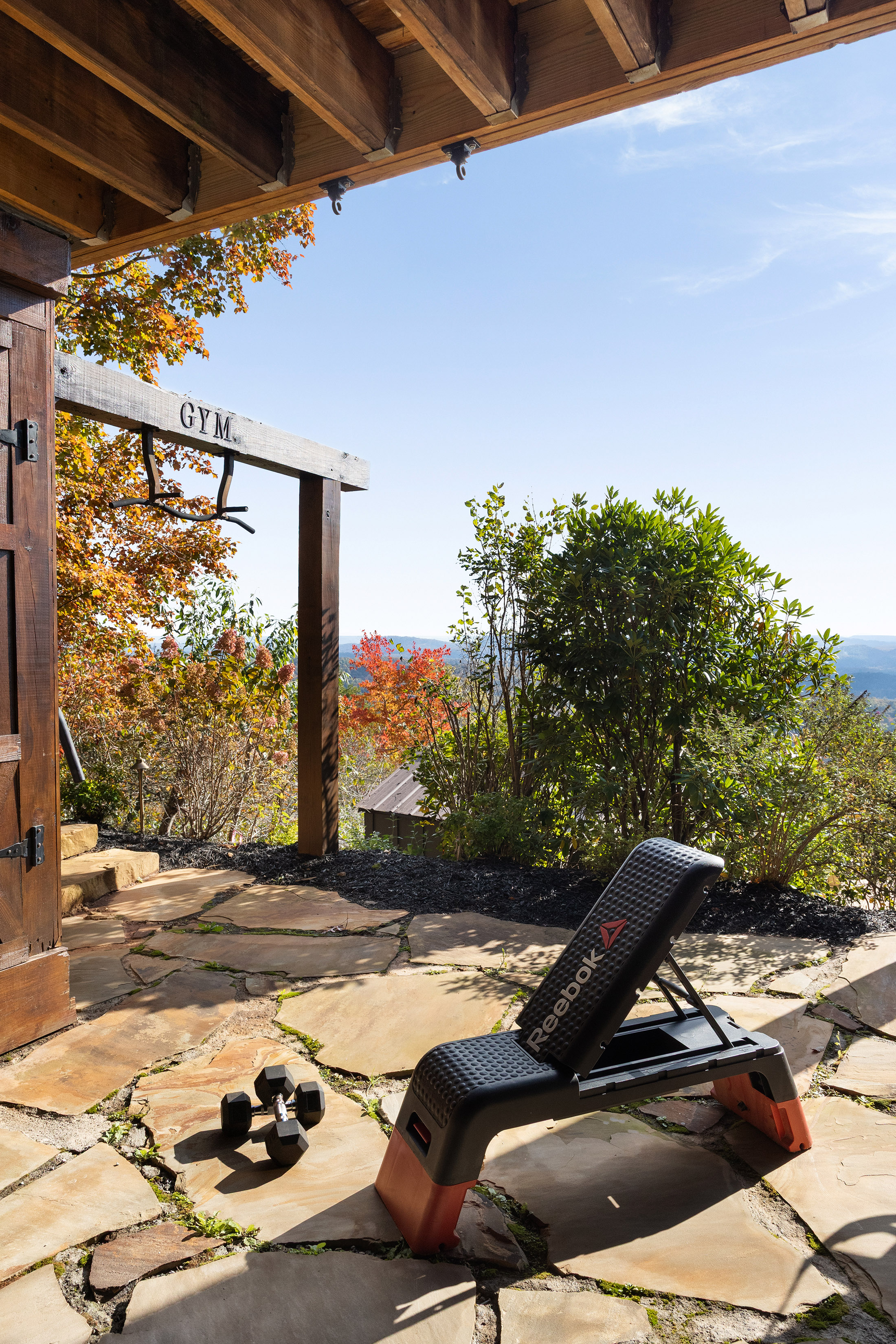  Mineral Bluff Retreat Offers Resort-caliber Outdoor Living and Sweeping Views - 物件實景