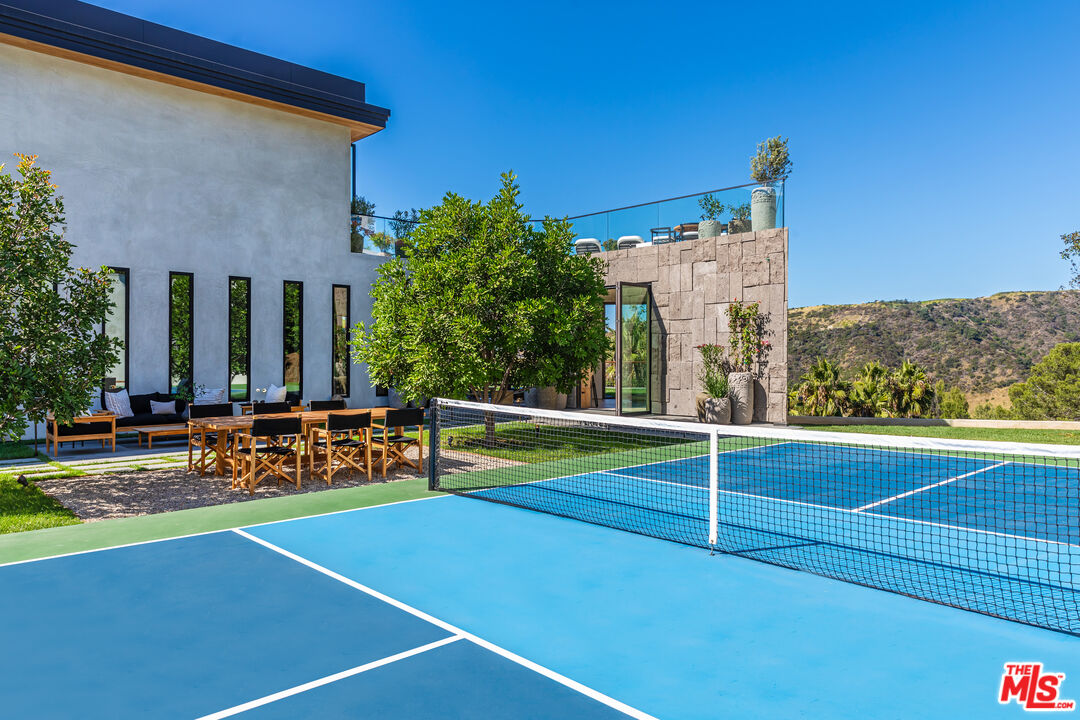 Beverly Hills, California, 90210, United States, 7 Bedrooms Bedrooms, ,11 BathroomsBathrooms,Residential,For Sale,1712391