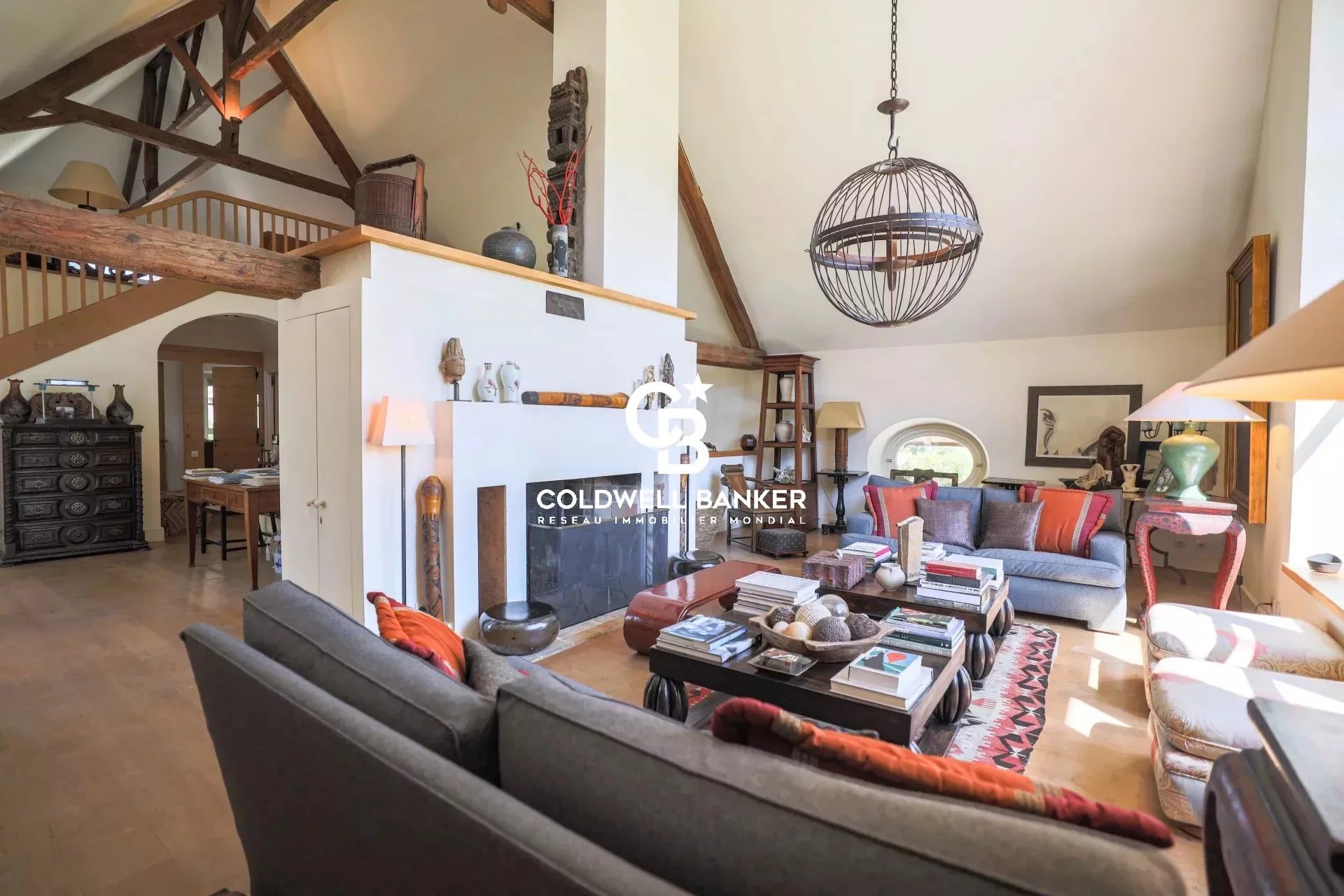 Reignier-Ésery, Auvergne-Rhône-Alpes, 74930, FR, 10 Bedrooms Bedrooms, ,6 BathroomsBathrooms,Residential,For Sale,1994611