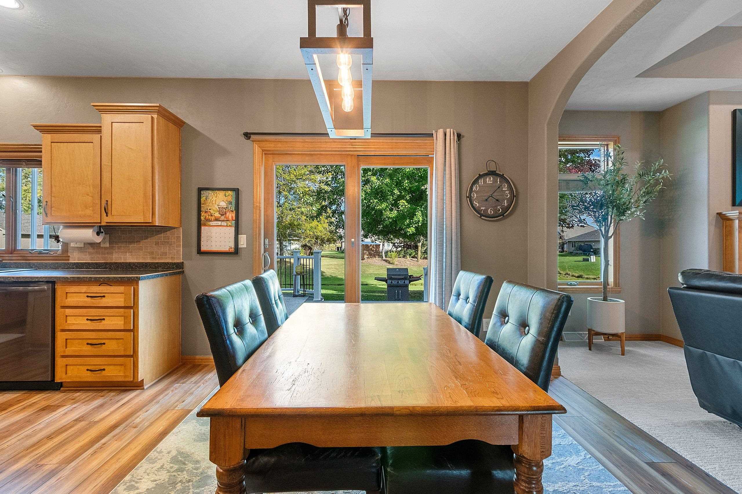 APPLETON, Wisconsin, 54913, United States, 4 Bedrooms Bedrooms, ,3 BathroomsBathrooms,Residential,For Sale,1960996