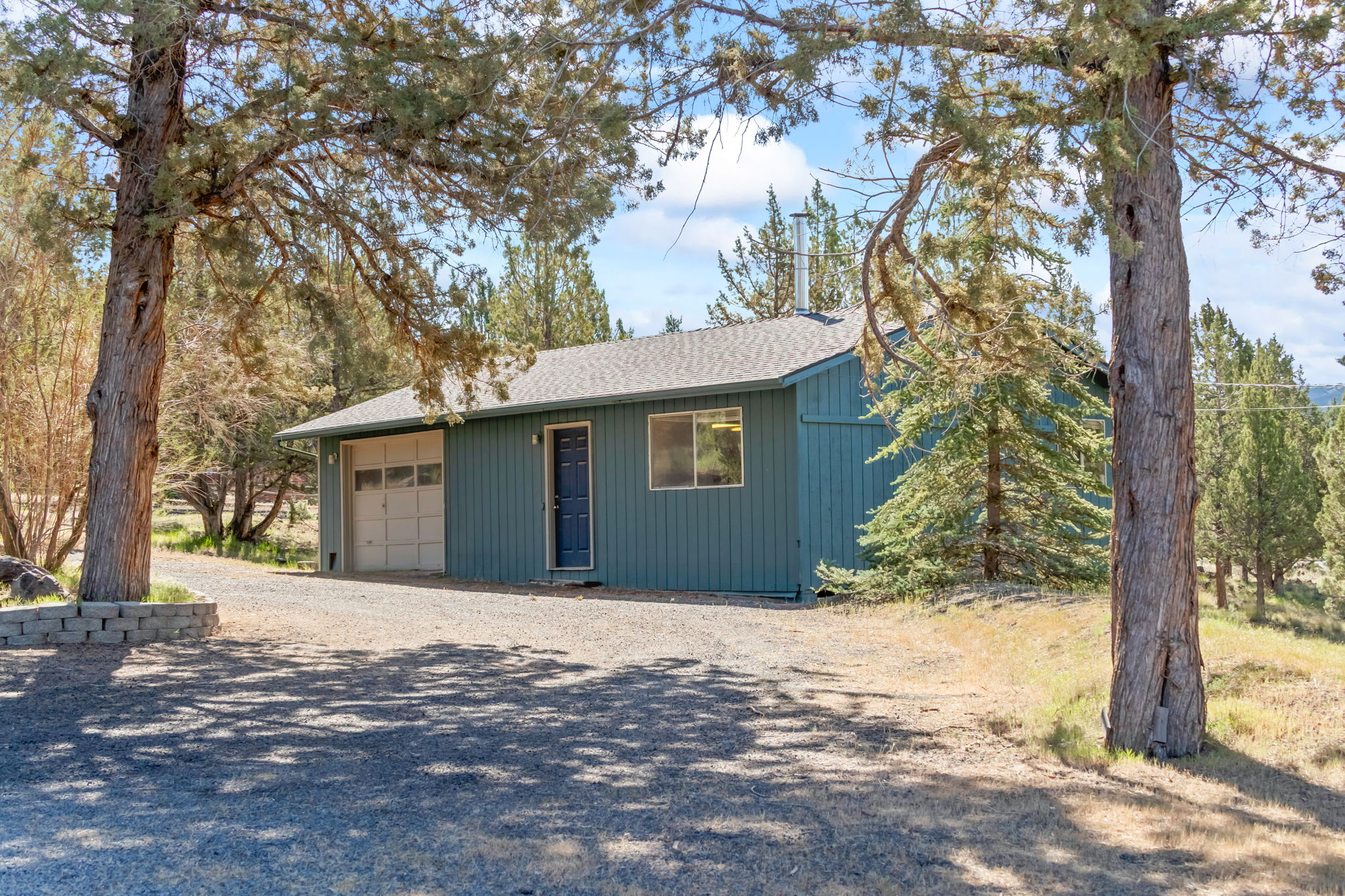 Prineville, Oregon, 97754, United States, 3 Bedrooms Bedrooms, ,2 BathroomsBathrooms,Residential,For Sale,1919423