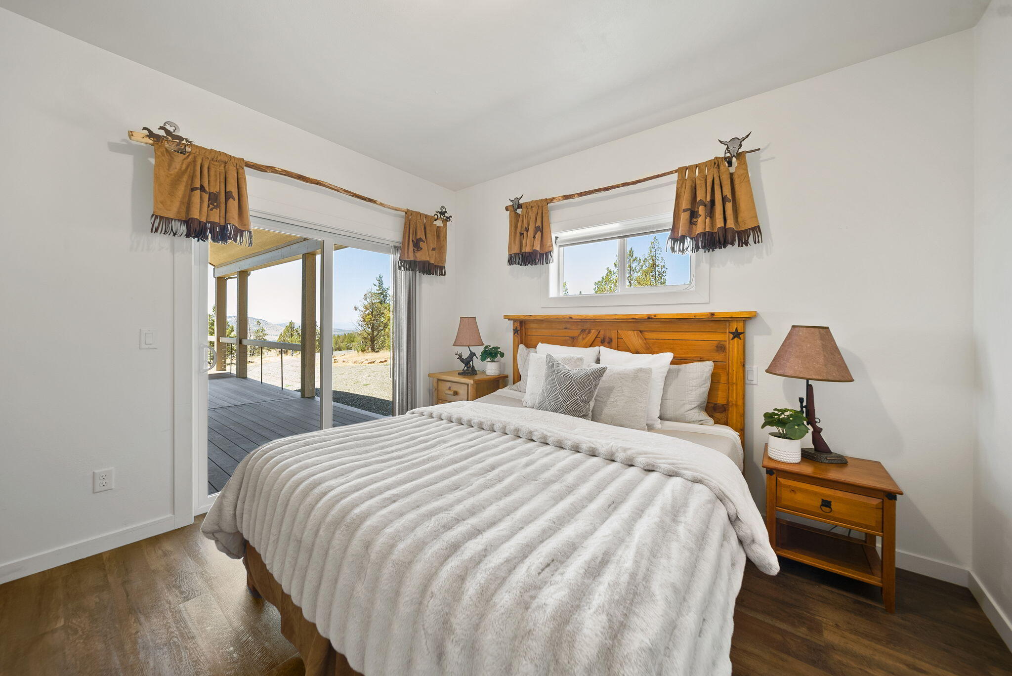Prineville, Oregon, 97754, United States, 4 Bedrooms Bedrooms, ,3 BathroomsBathrooms,Residential,For Sale,1902068