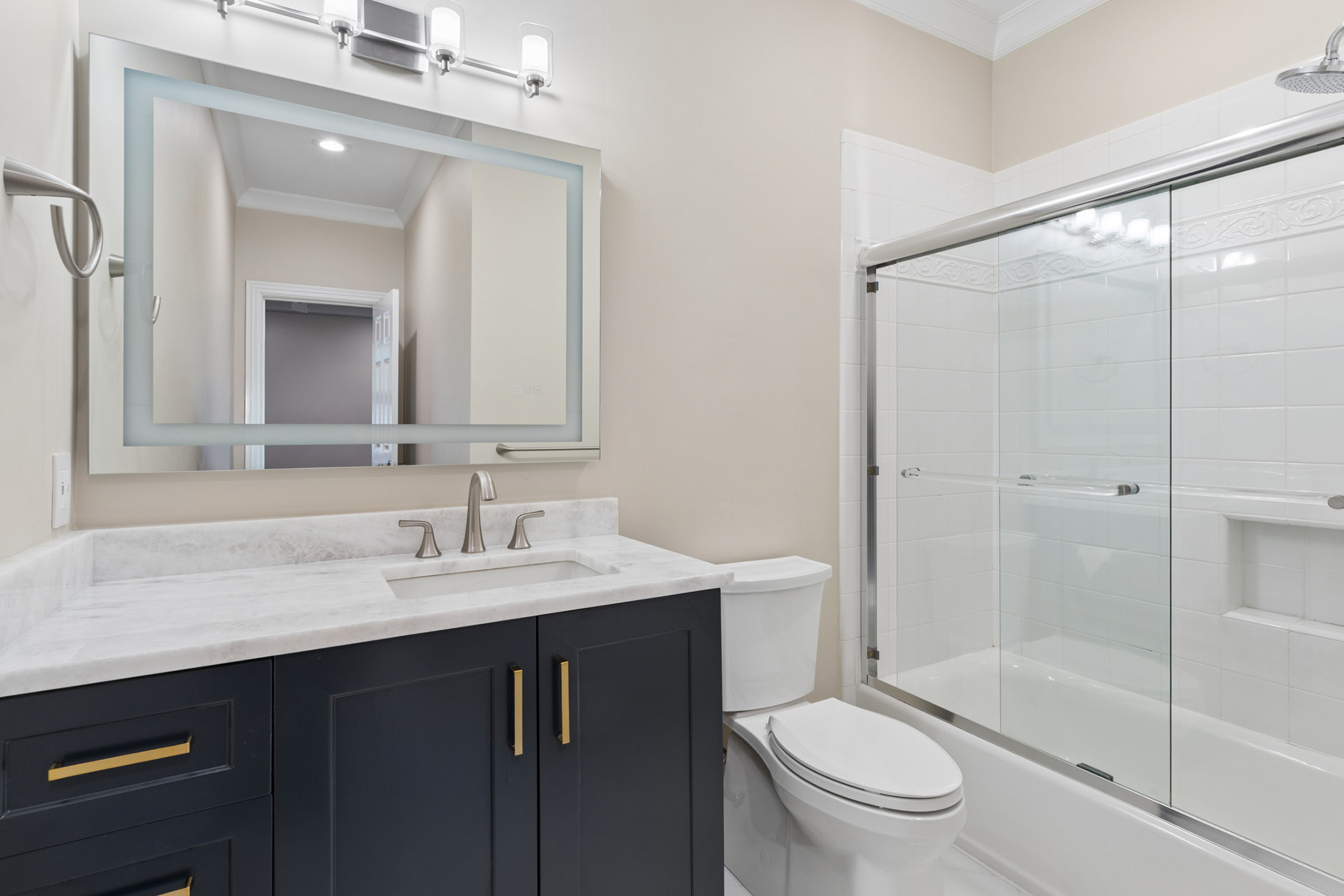  Timeless Design, Privacy, and Exceptional Outdoor Living in Sandy Springs - 物件實景