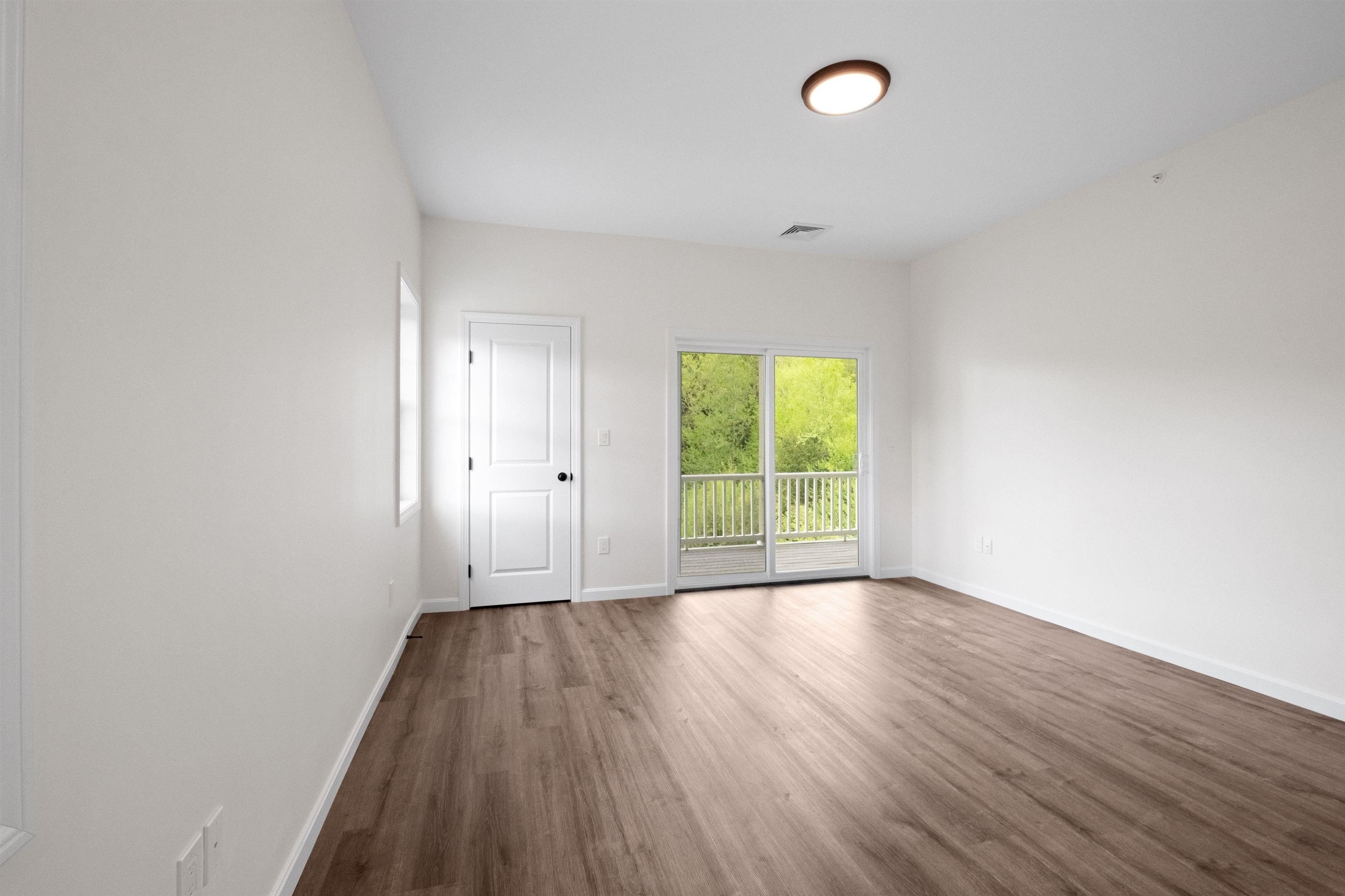 Lincoln, New Hampshire, 03251, United States, 4 Bedrooms Bedrooms, ,3 BathroomsBathrooms,Residential,For Sale,1922884