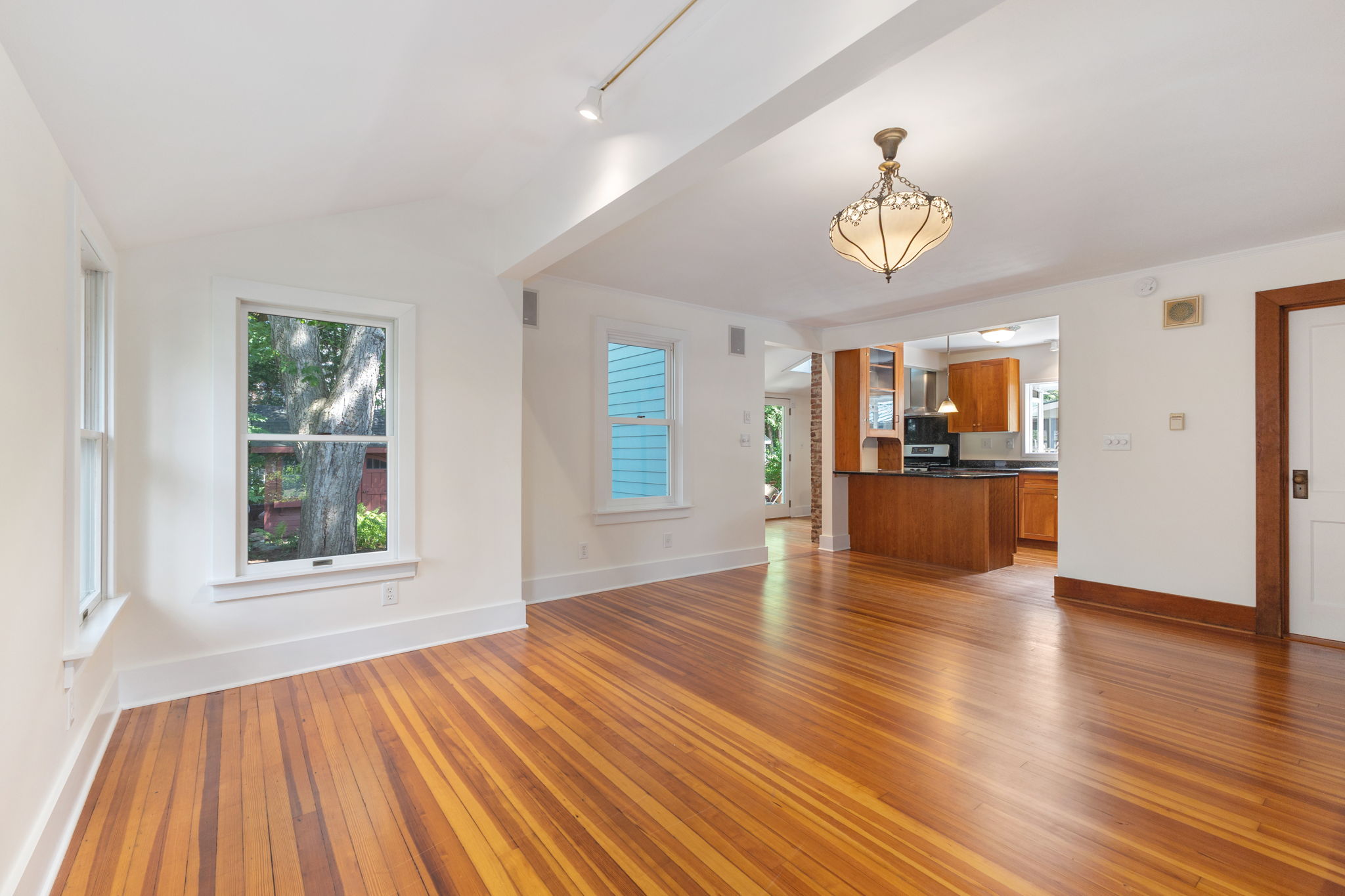  6 Pinewood Avenue, Saratoga Springs, NY, 12866 - 物件實景