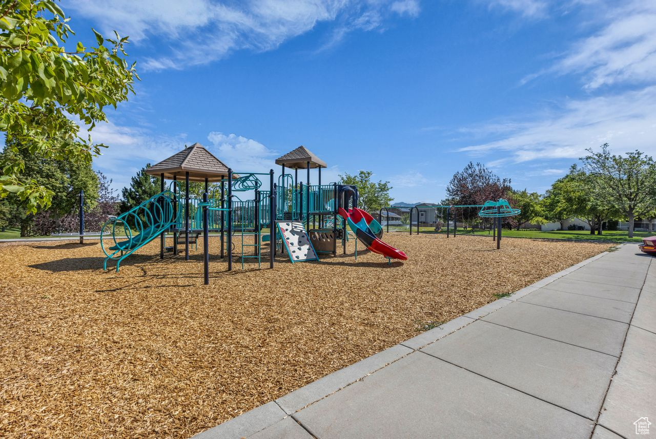 Herriman, Utah, 84096, United States, 3 Bedrooms Bedrooms, ,2 BathroomsBathrooms,Residential,For Sale,1902167