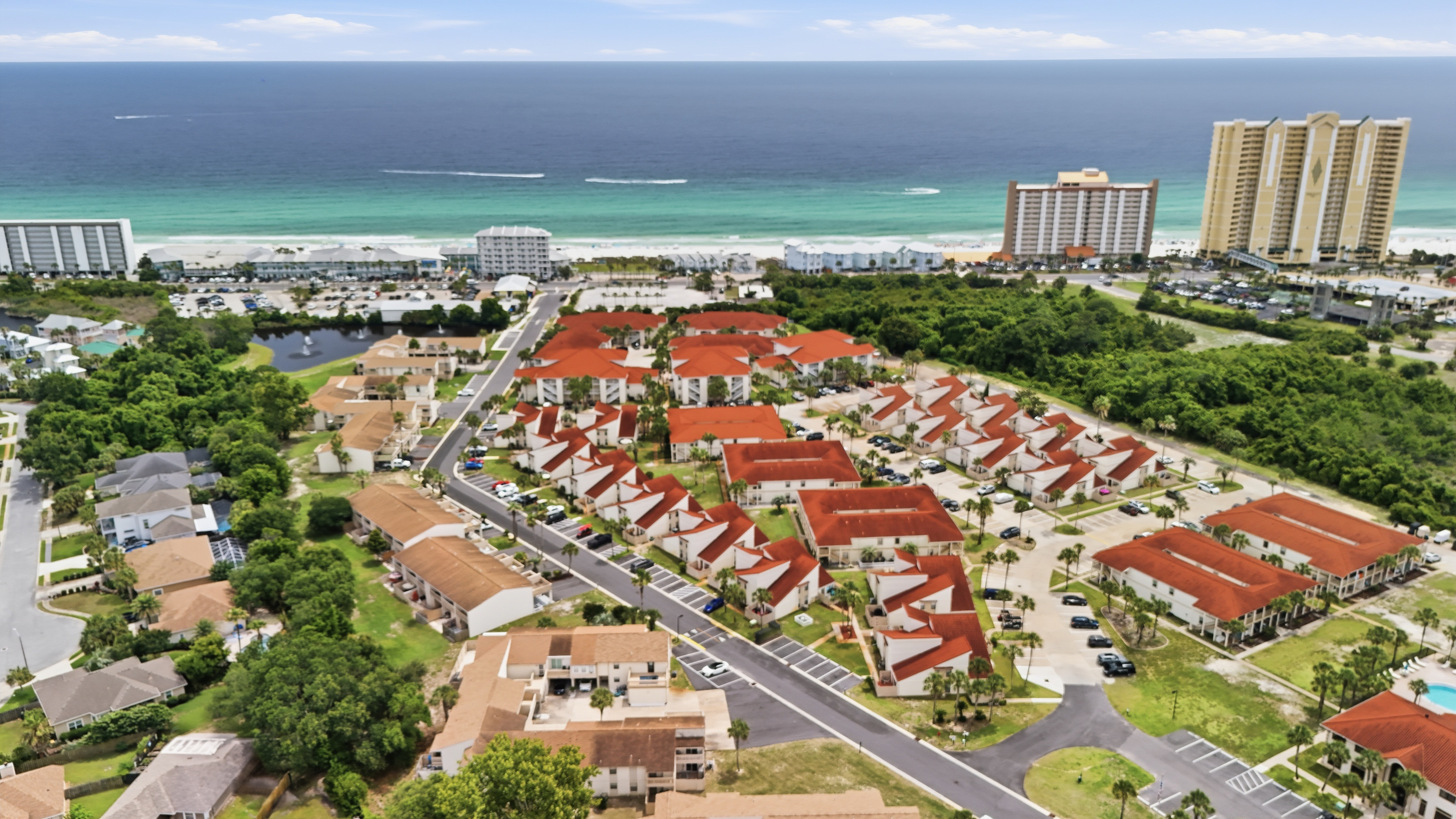  Amenity-Rich Beach Townhome Near Pier Park - 物件實景