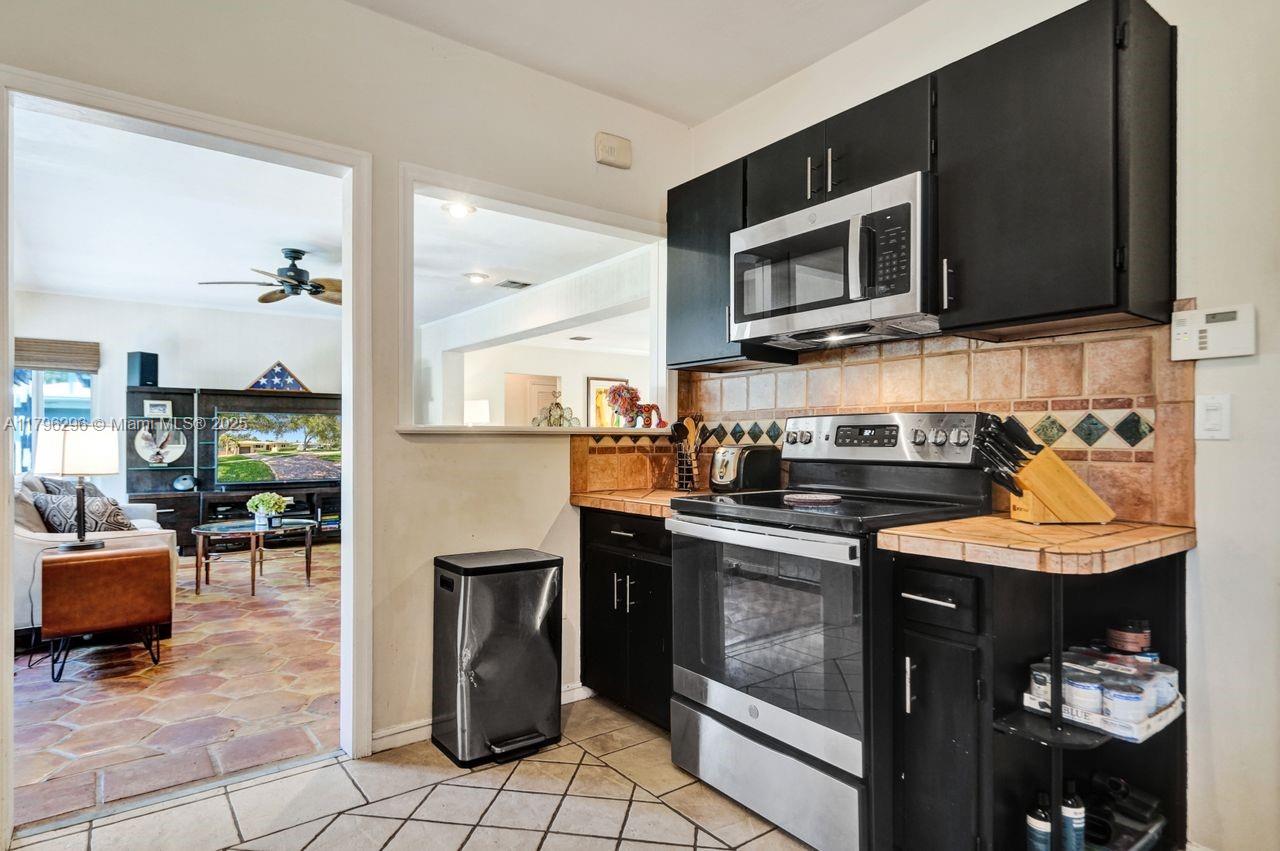 Miami Shores, Florida, 33138, United States, 2 Bedrooms Bedrooms, ,2 BathroomsBathrooms,Residential,For Sale,1804509