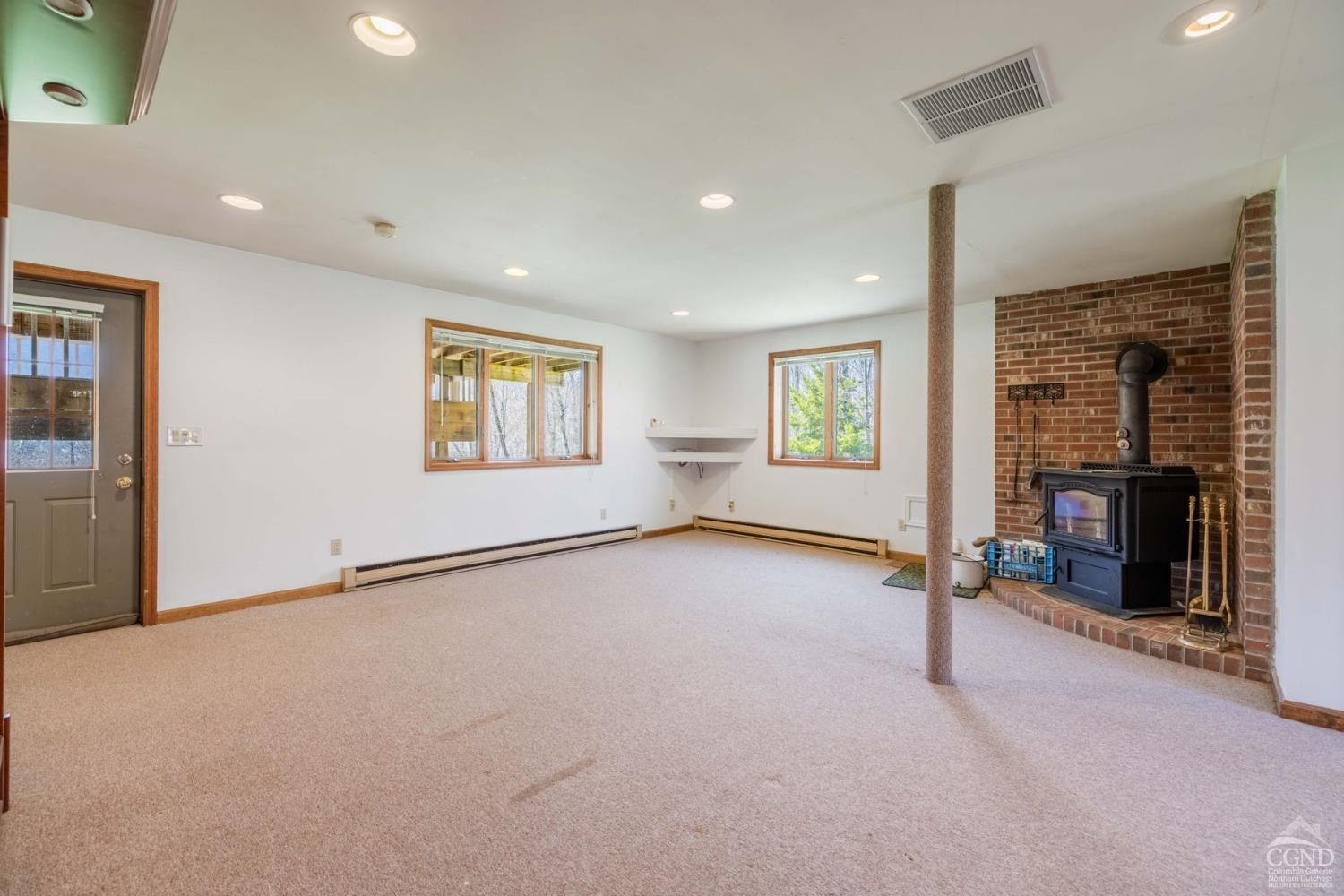 Hunter, New York, 12442, United States, 4 Bedrooms Bedrooms, ,5 BathroomsBathrooms,Residential,For Sale,1792843