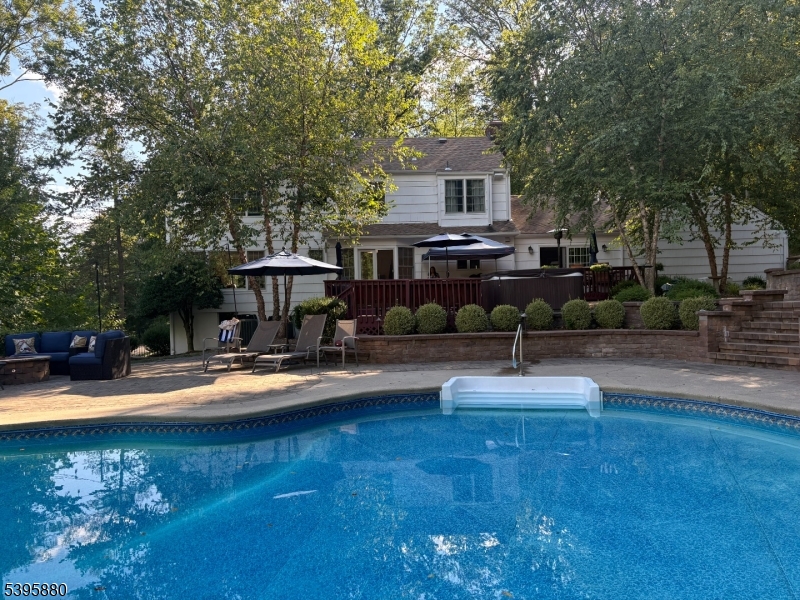 Morris Twp., New Jersey, 07960, United States, 4 Bedrooms Bedrooms, ,4 BathroomsBathrooms,Residential,For Sale,1989461