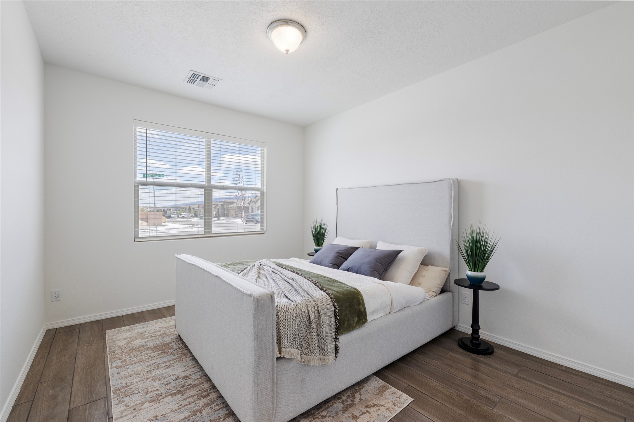  6200 White Hawk Drive Ne - 物件實景