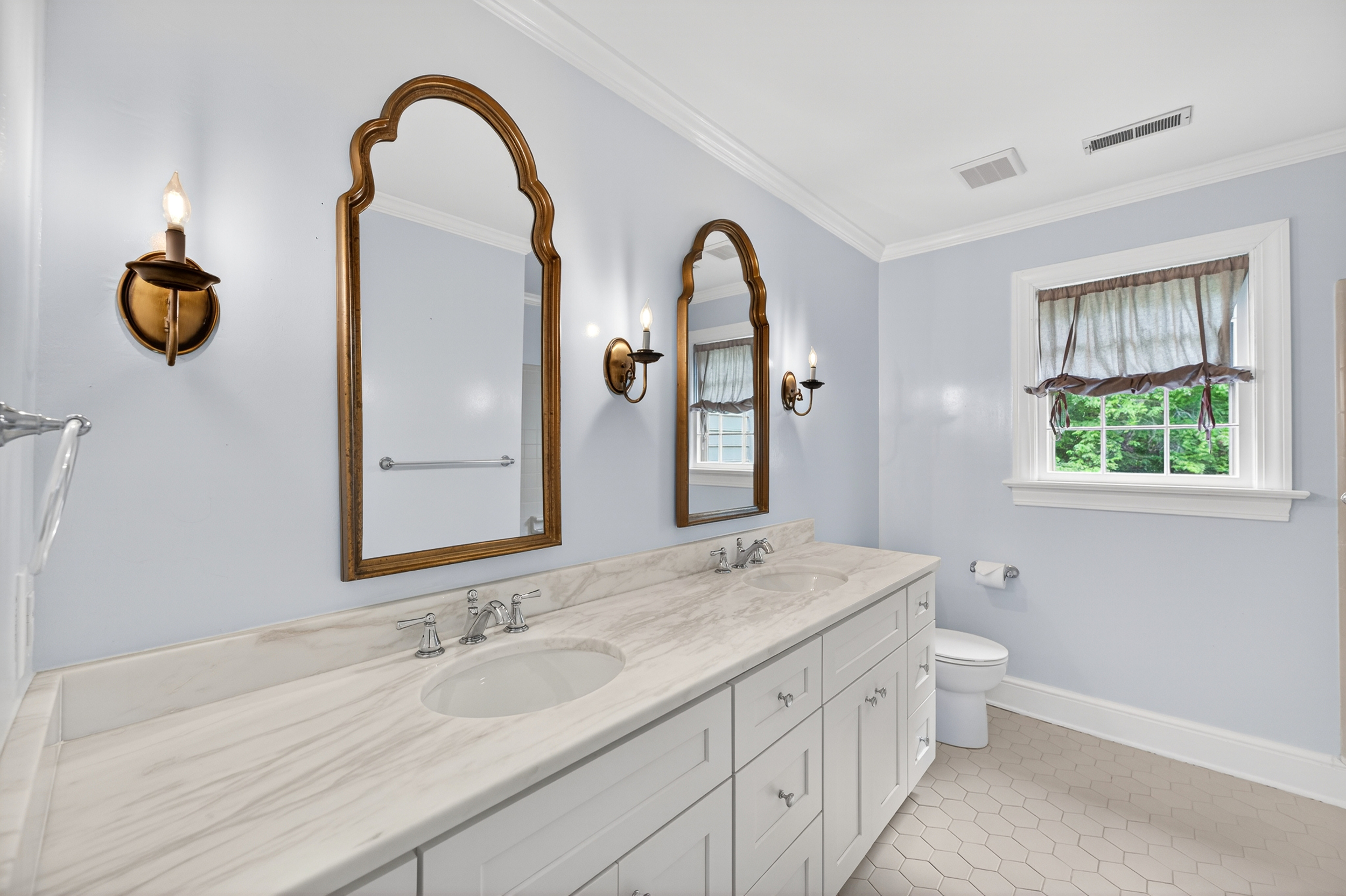  1901 Aurora Drive, Raleigh, NC, 27615 - 物件實景