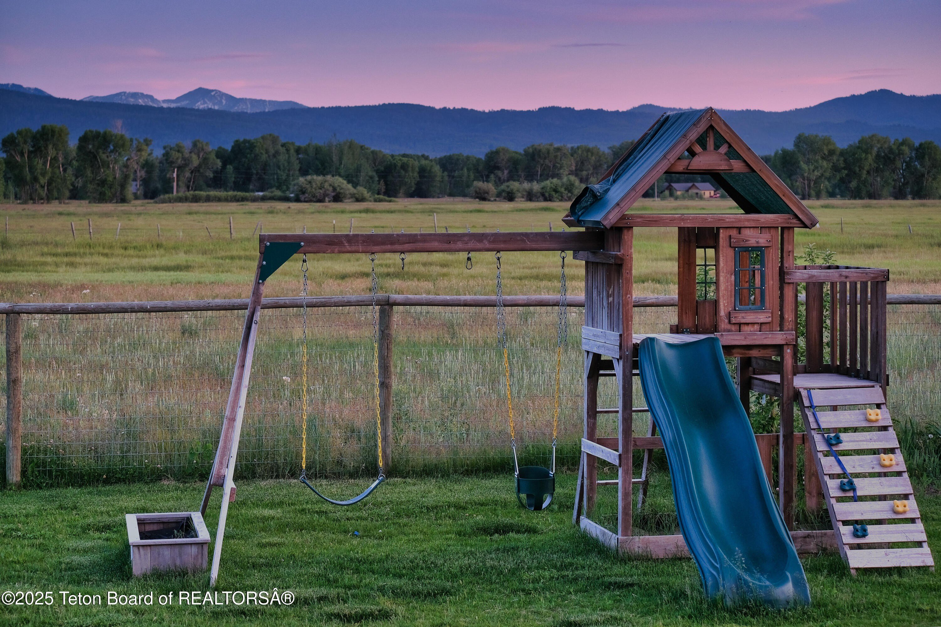 Victor, Idaho, 83455, United States, 3 Bedrooms Bedrooms, ,2 BathroomsBathrooms,Residential,For Sale,1982100