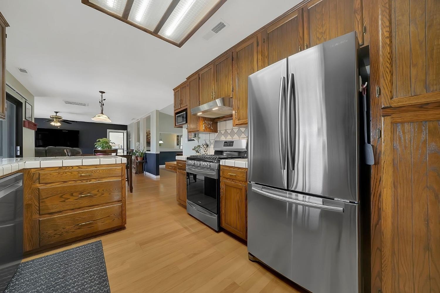Valley Springs, California, 95252, United States, 5 Bedrooms Bedrooms, ,4 BathroomsBathrooms,Residential,For Sale,1724750
