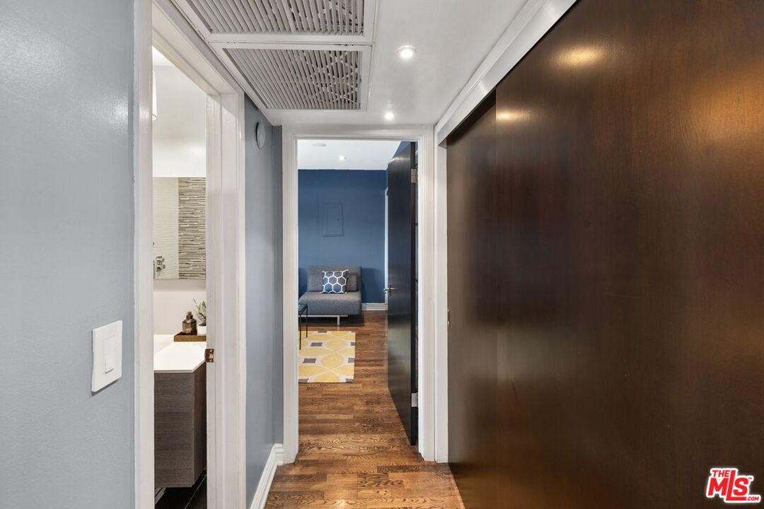 Los Angeles, California, 90068, United States, 2 Bedrooms Bedrooms, ,2 BathroomsBathrooms,Residential,For Sale,1939987